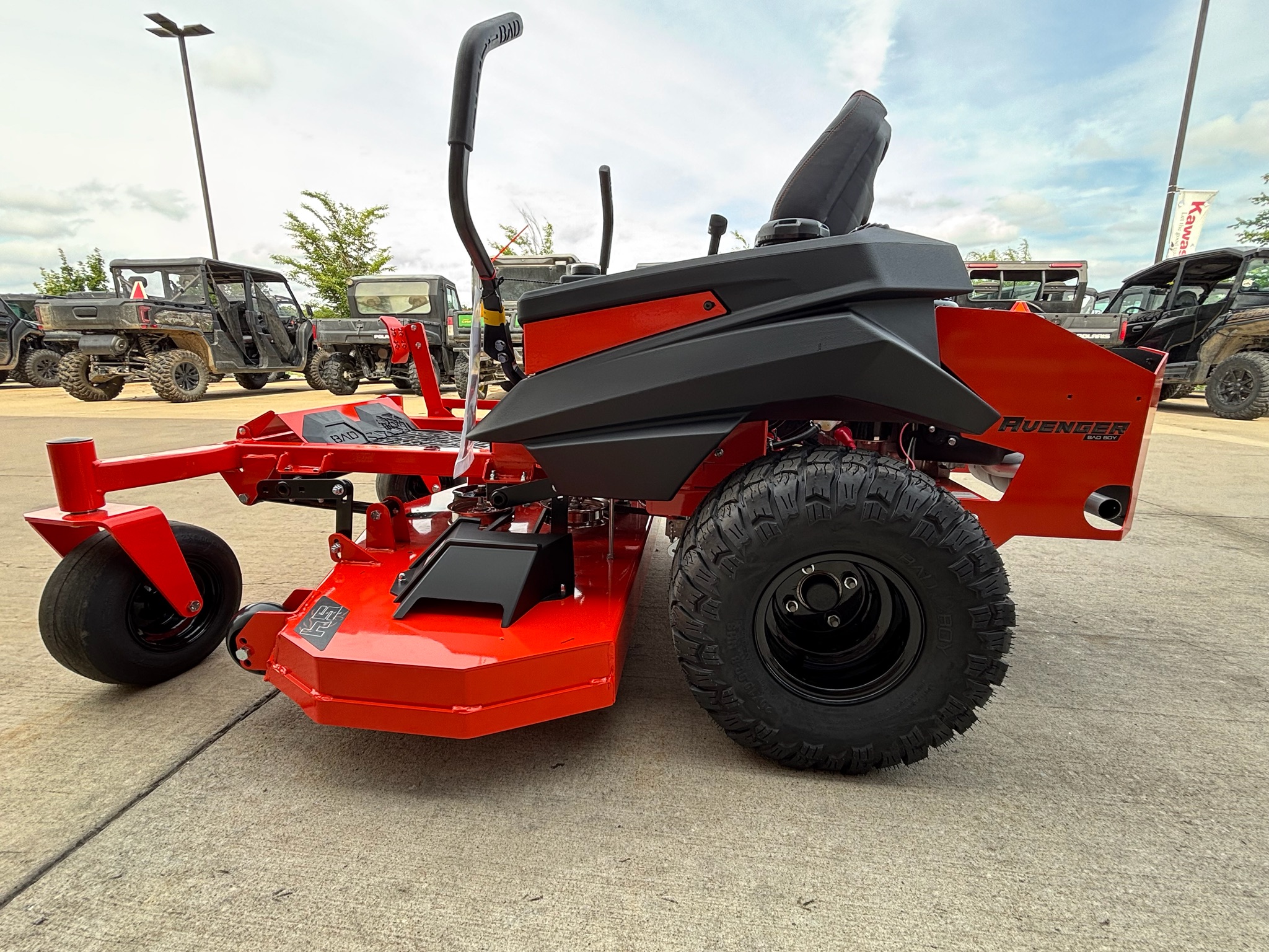 New Bad Boy Mowers ZT Avenger 54 in. Kawasaki FR691 23 hp