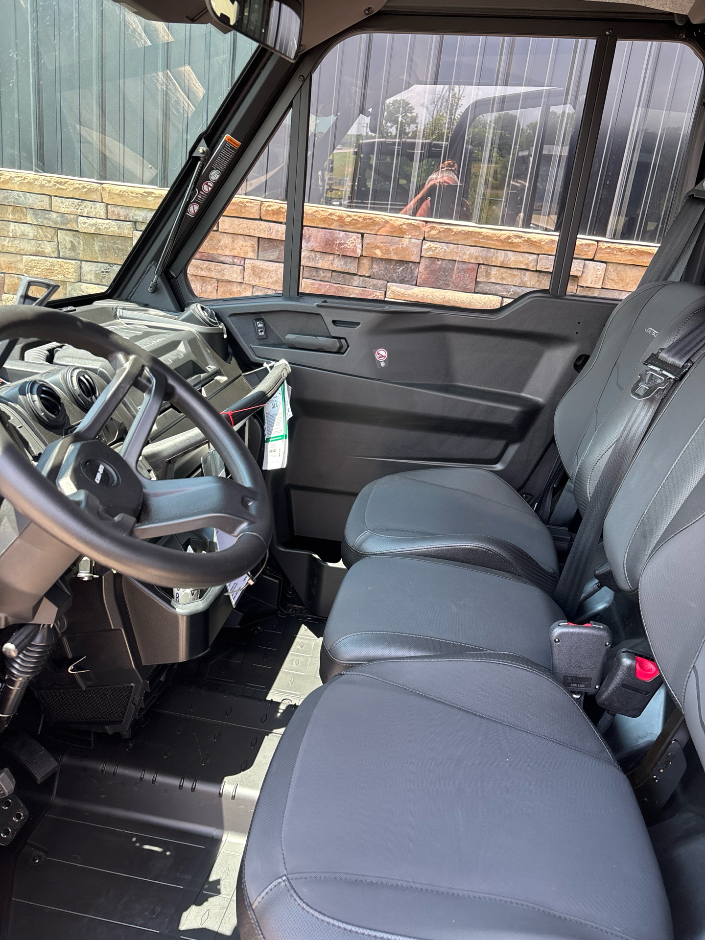 2025 Can-Am Defender MAX Limited in Columbia, Missouri - Photo 10