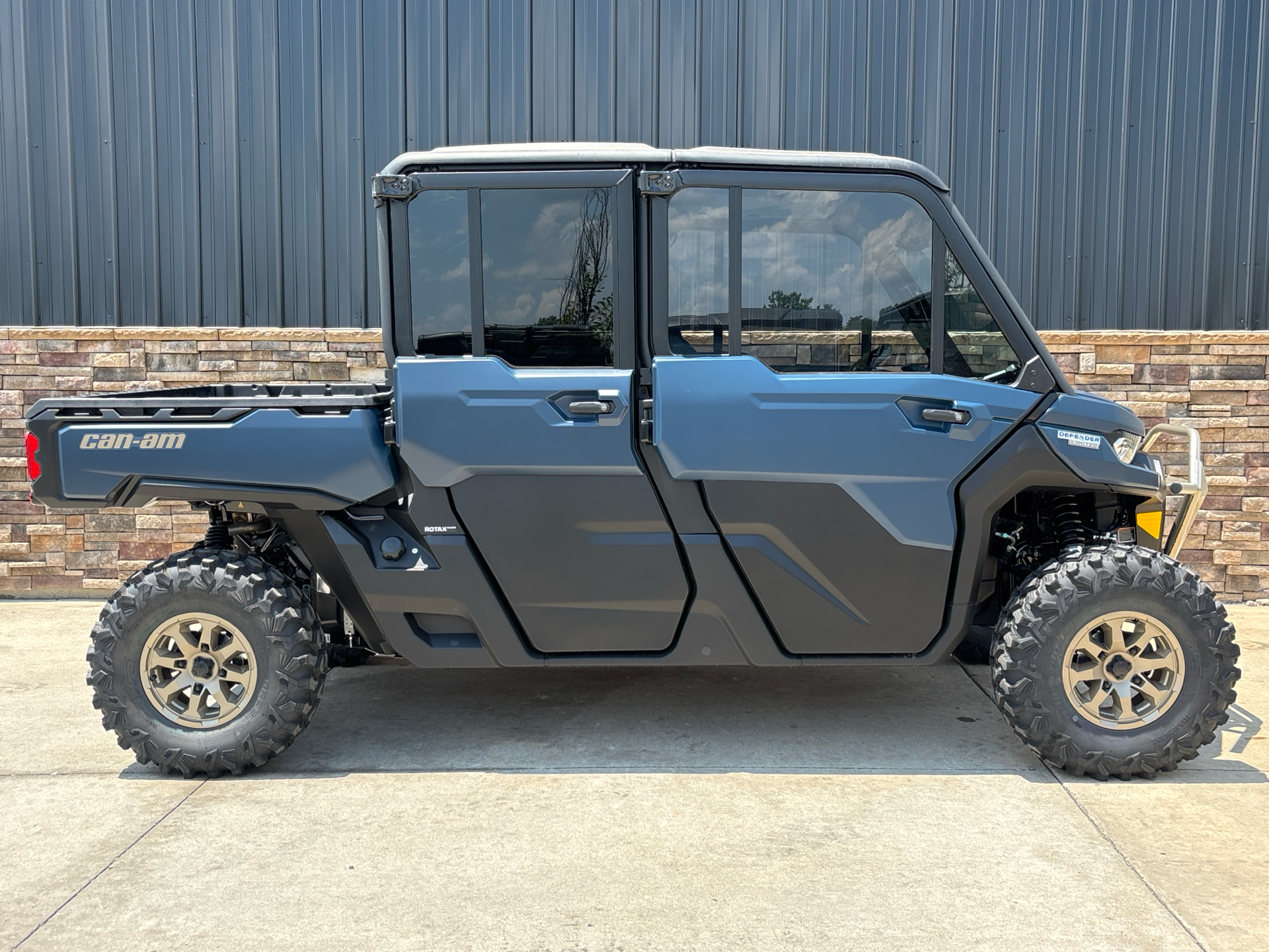 2025 Can-Am Defender MAX Limited in Columbia, Missouri - Photo 15