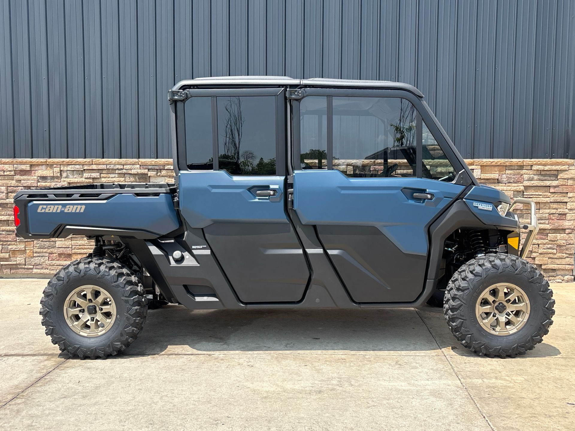 2025 Can-Am Defender MAX Limited in Columbia, Missouri - Photo 14
