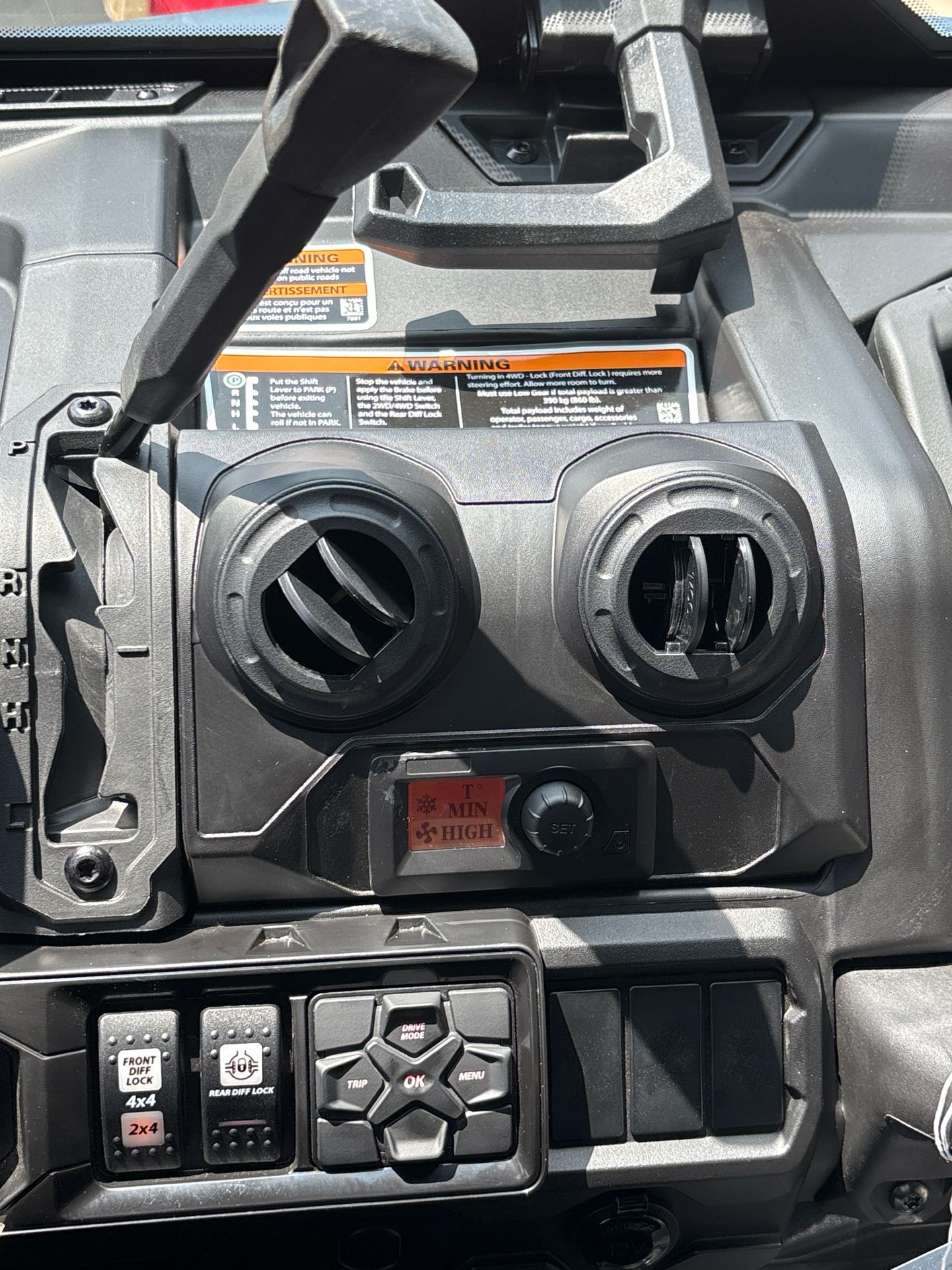 2025 Can-Am Defender MAX Limited in Columbia, Missouri - Photo 6