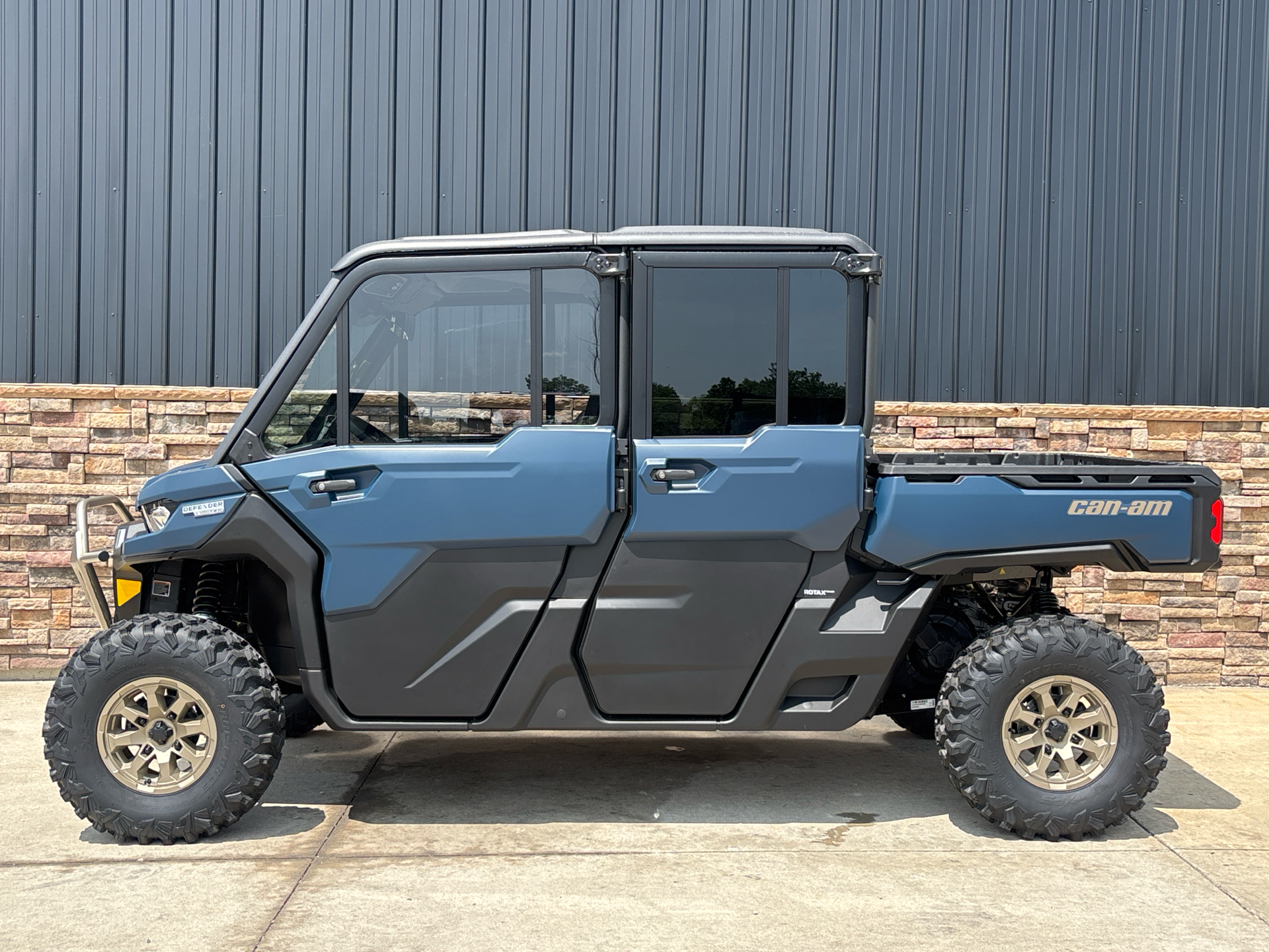 2025 Can-Am Defender MAX Limited in Columbia, Missouri - Photo 1