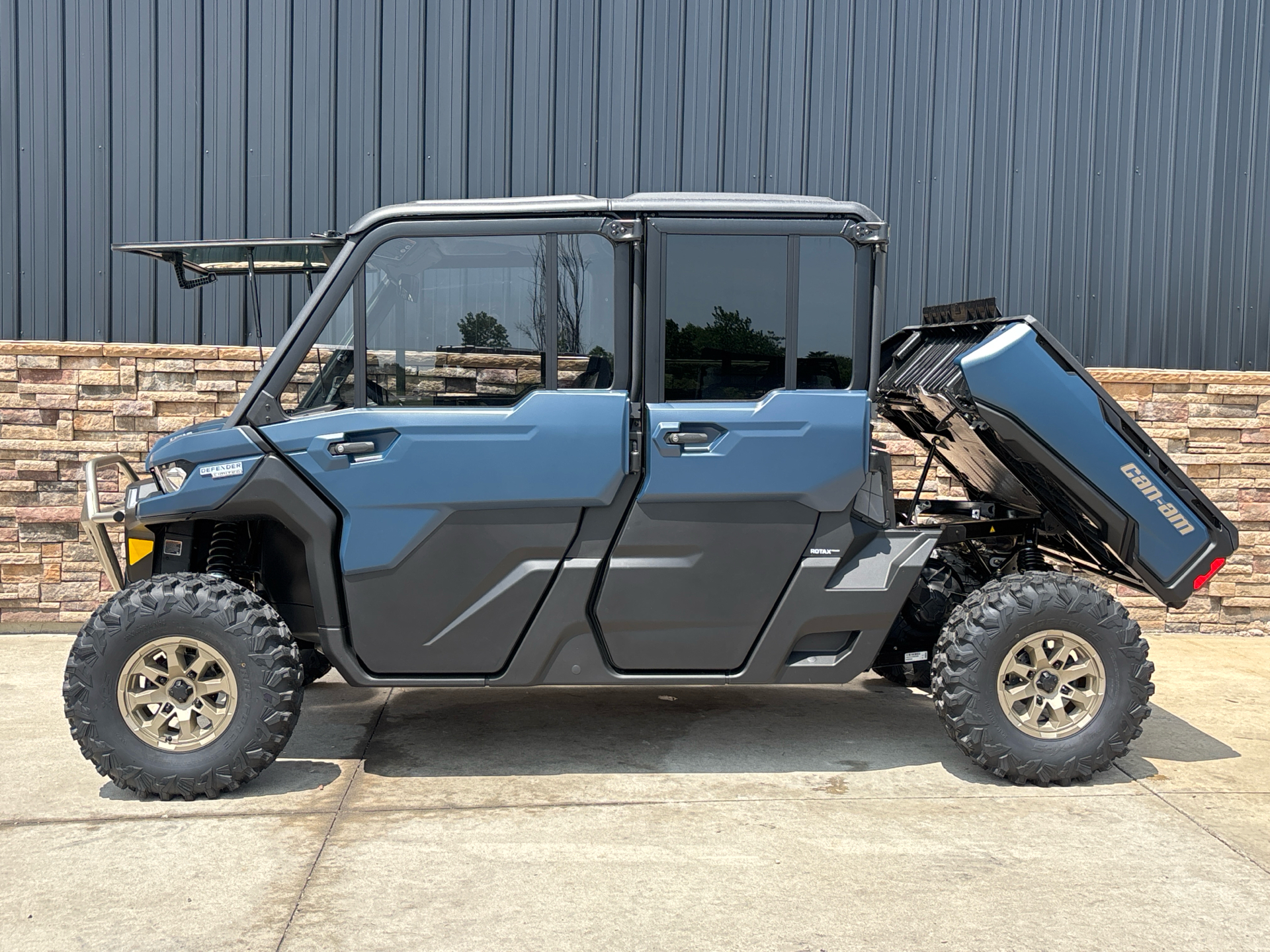 2025 Can-Am Defender MAX Limited in Columbia, Missouri - Photo 8