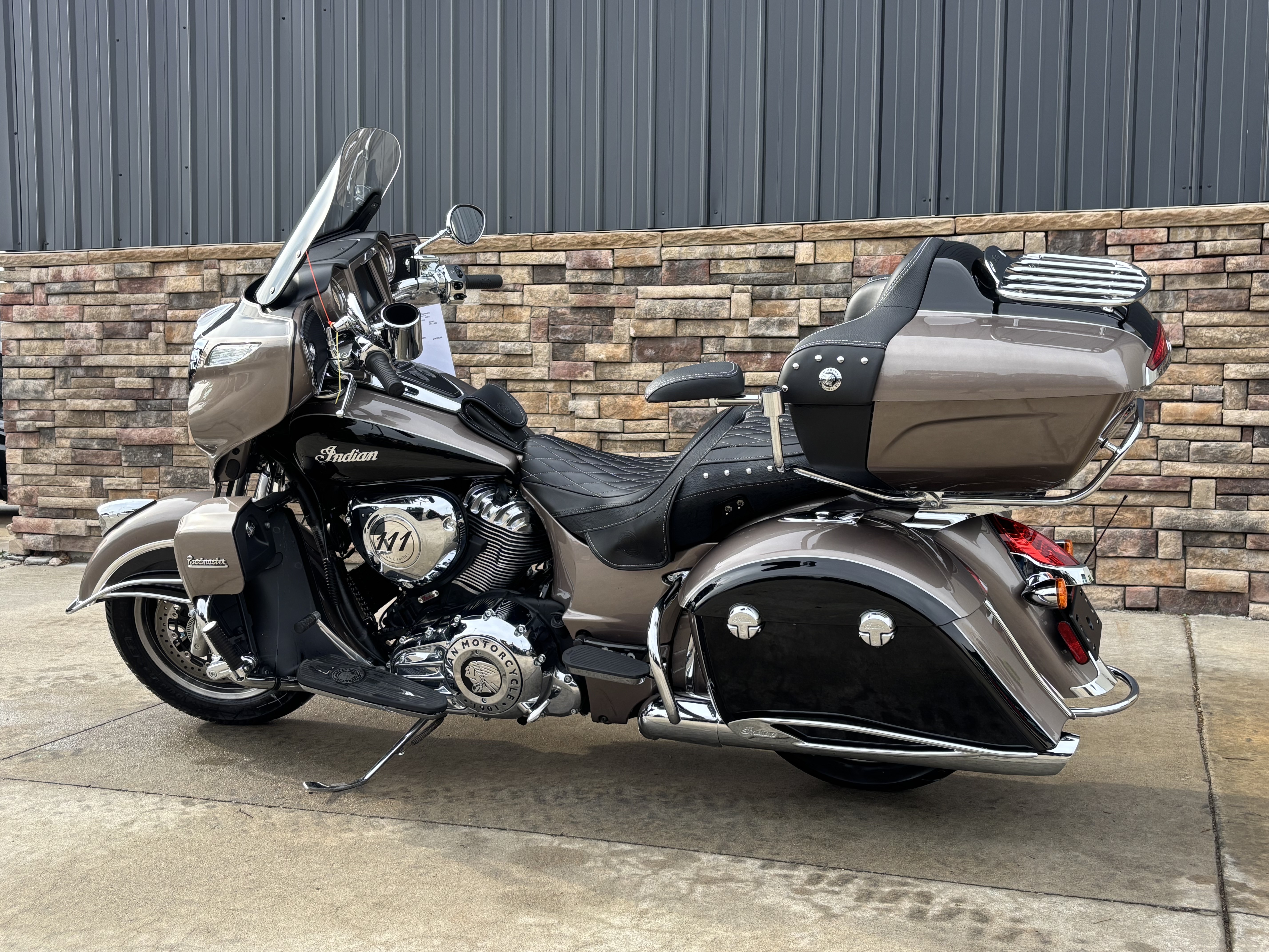 2019 Indian Motorcycle Roadmaster® ABS in Columbia, Missouri - Photo 3