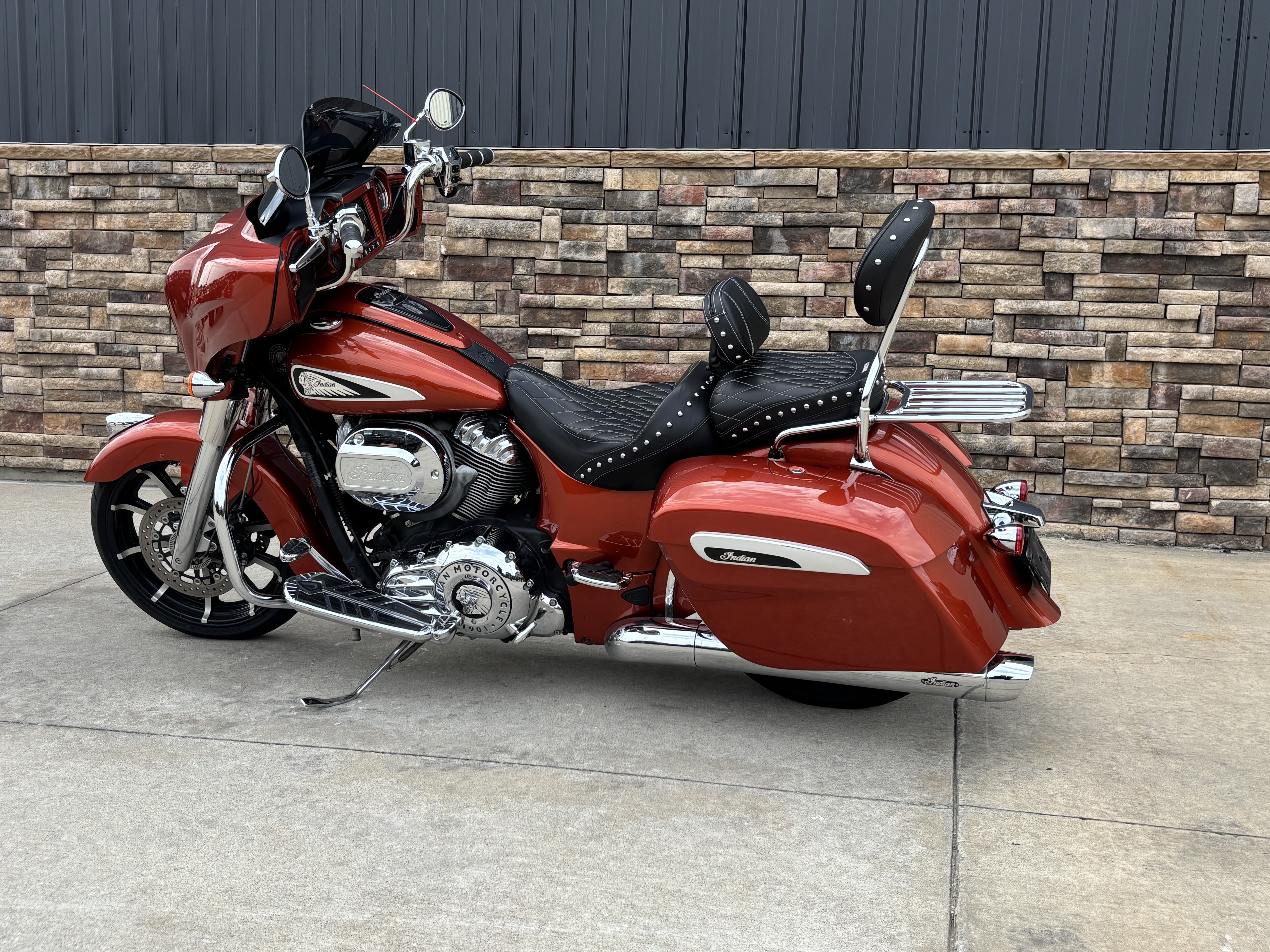 2019 Indian Motorcycle Chieftain® Limited Icon Series in Columbia, Missouri - Photo 2