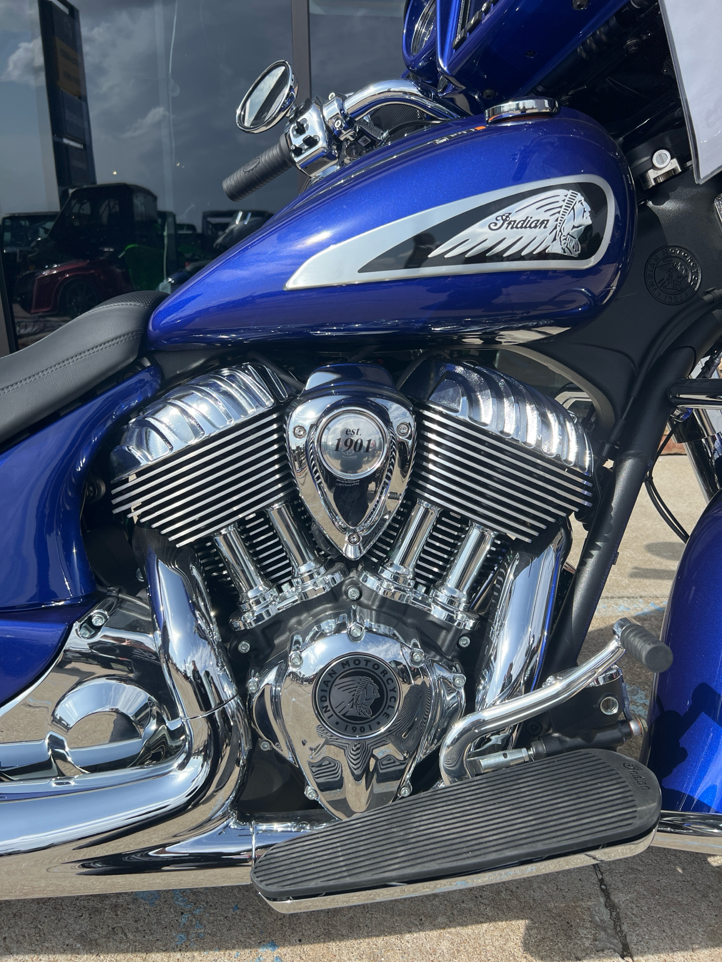 2023 Indian Motorcycle Chieftain® Limited in Columbia, Missouri - Photo 2