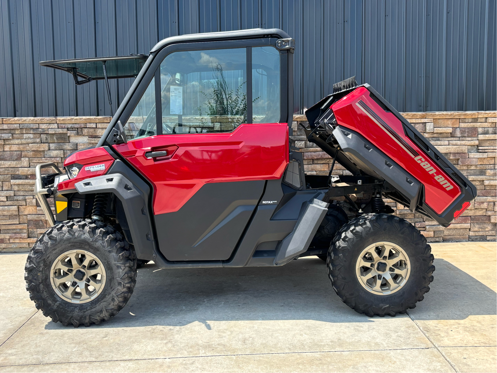 2024 Can-Am Defender Limited in Columbia, Missouri - Photo 5
