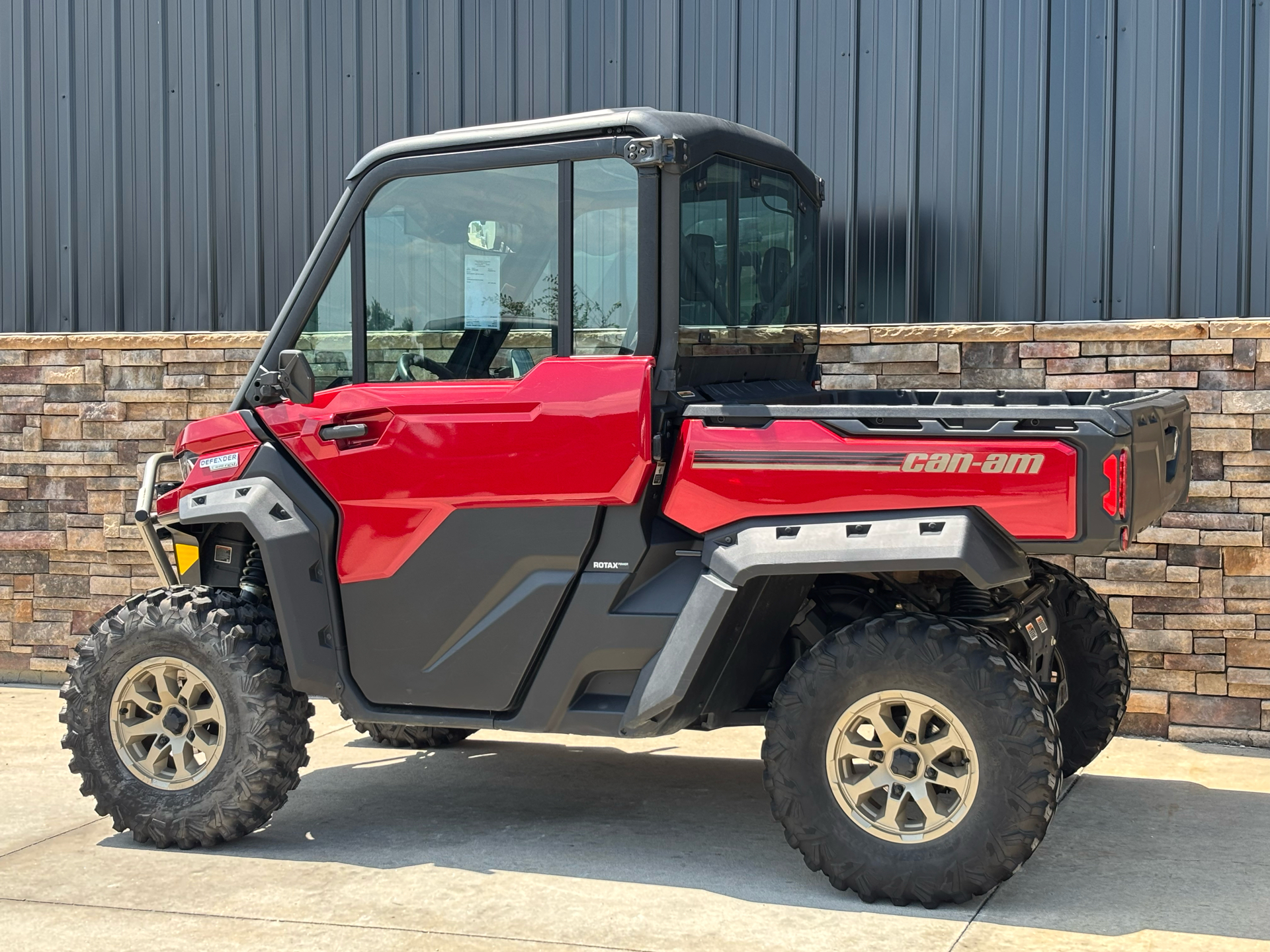 2024 Can-Am Defender Limited in Columbia, Missouri - Photo 2