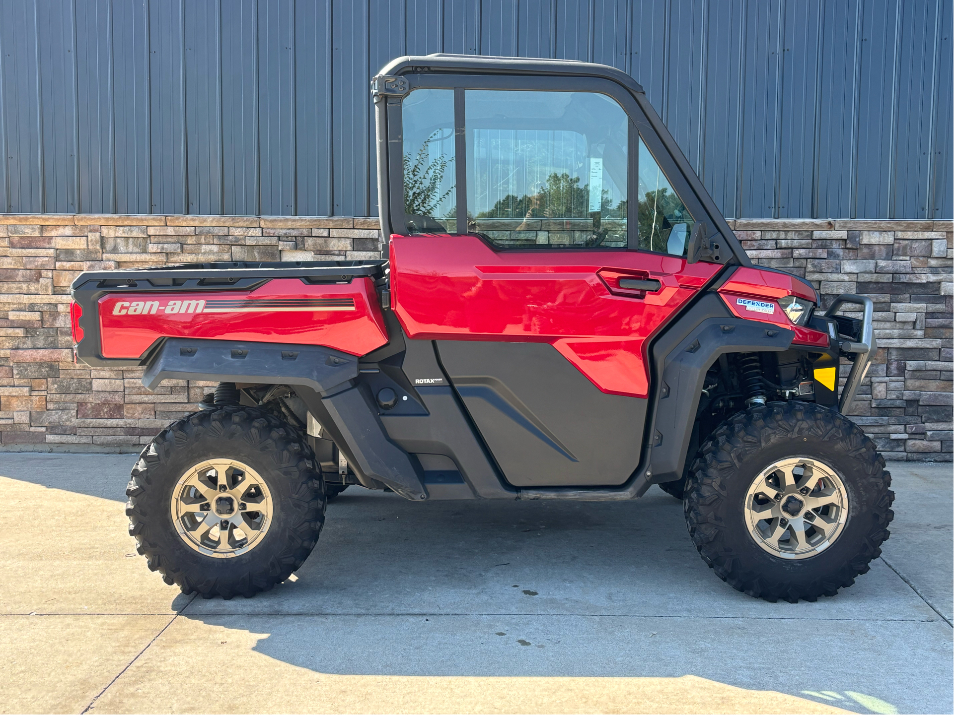 2024 Can-Am Defender Limited in Columbia, Missouri - Photo 14