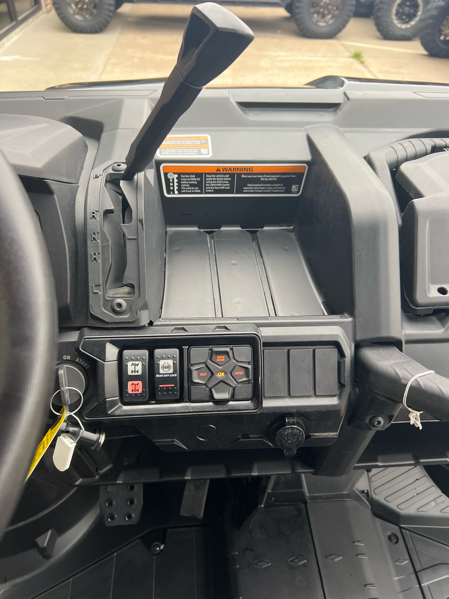 2025 Can-Am Defender MAX XT HD9 in Columbia, Missouri - Photo 7