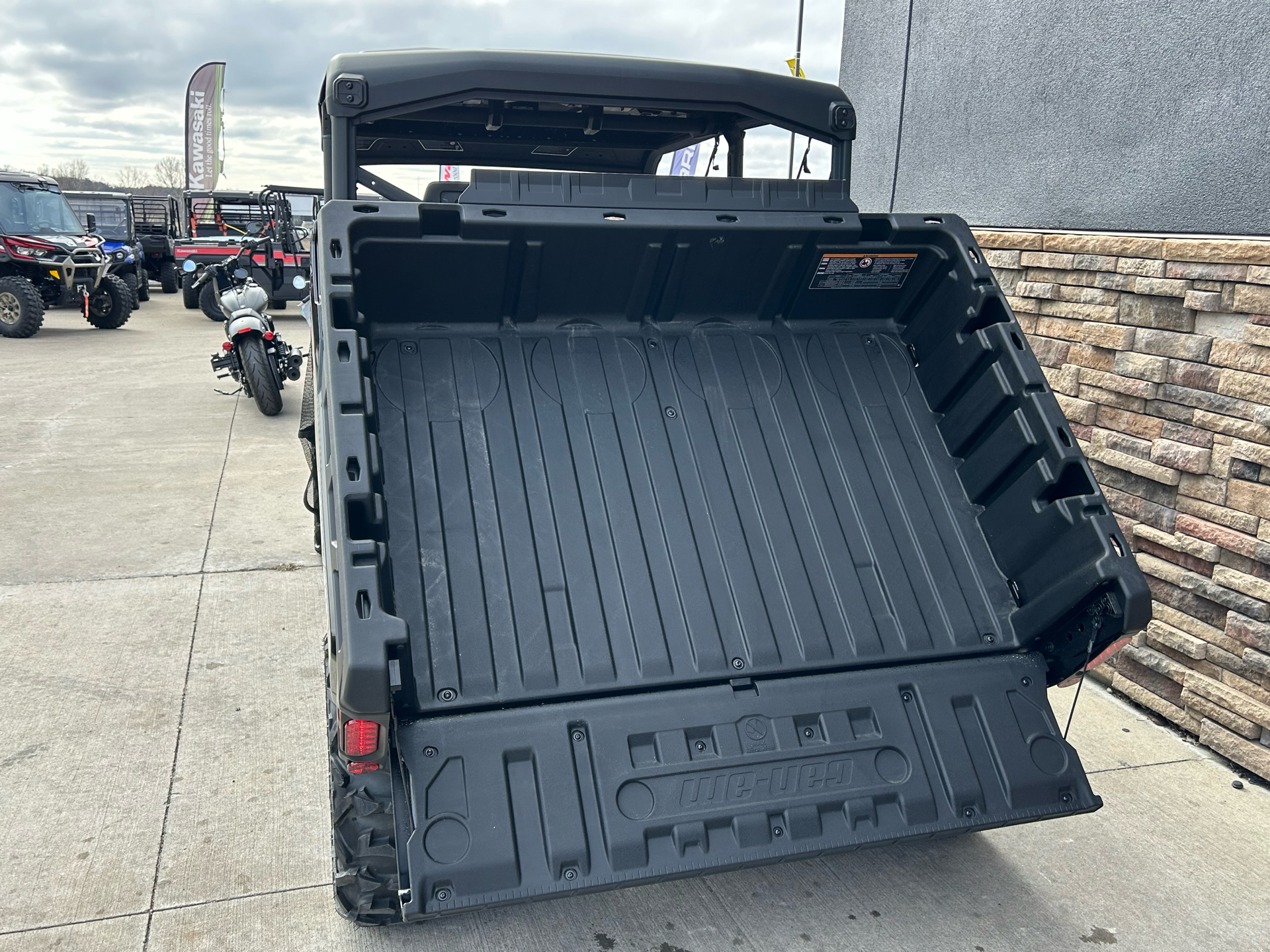 2025 Can-Am Defender MAX XT HD9 in Columbia, Missouri - Photo 6