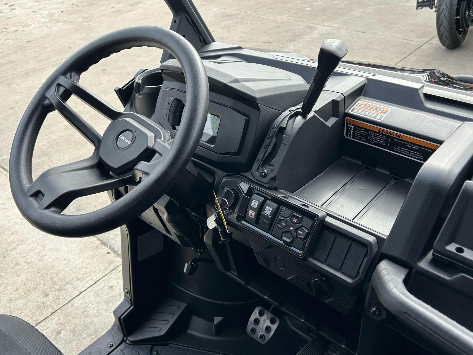 2025 Can-Am Defender MAX XT HD9 in Columbia, Missouri - Photo 7