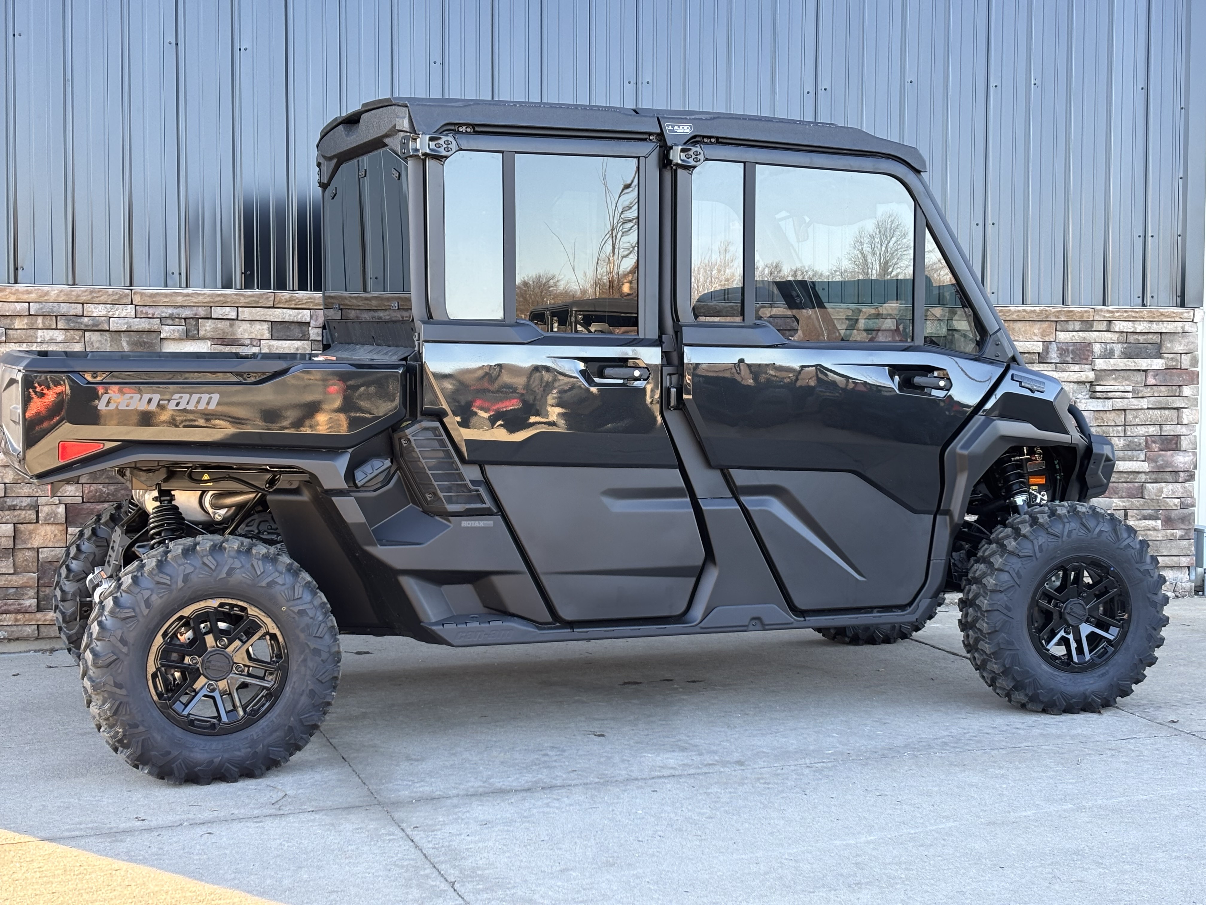 2026 Can-Am Defender MAX Lone Star CAB HD11 in Columbia, Missouri - Photo 2