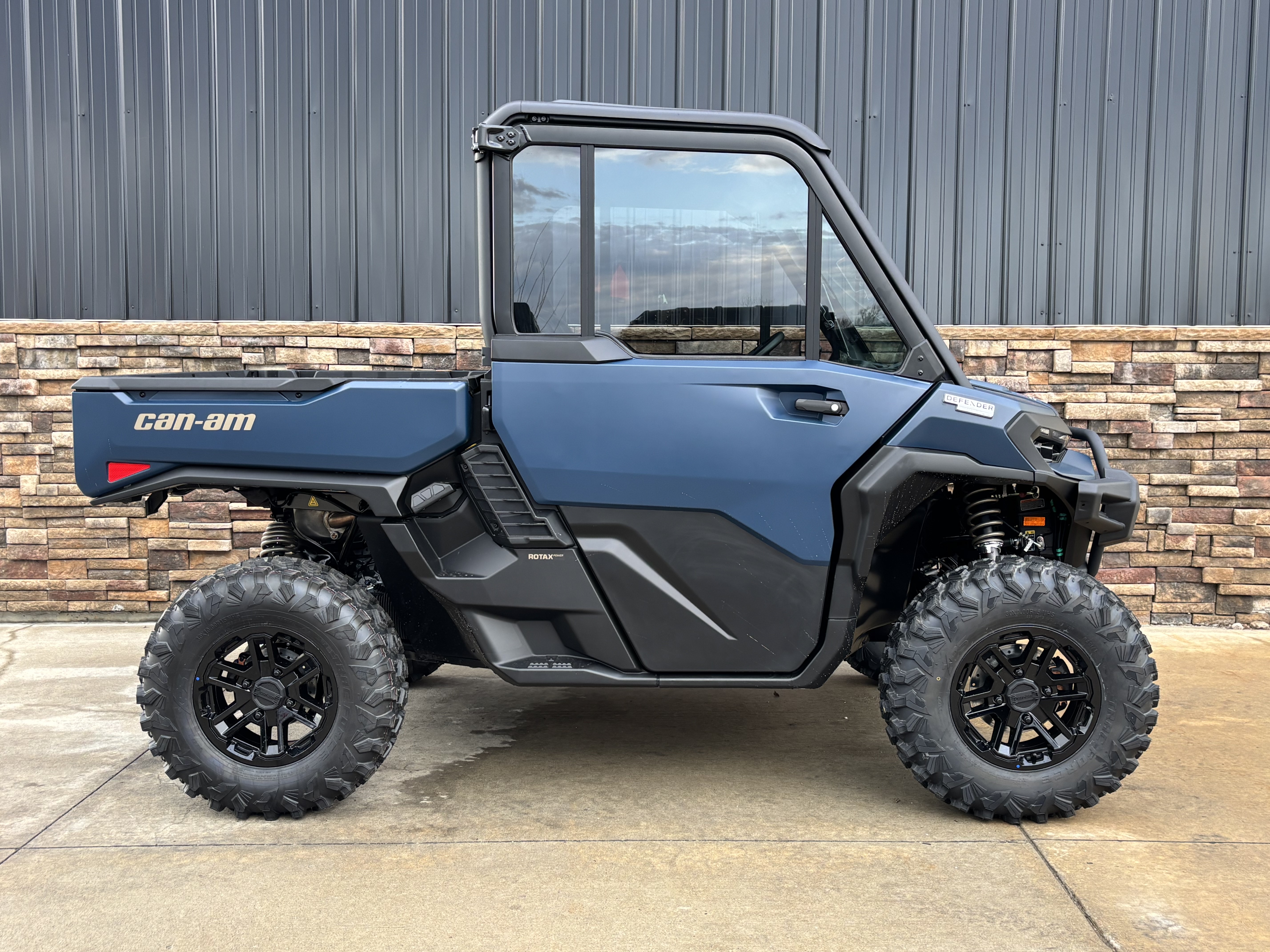 2026 Can-Am DEFENDER LTD CAB HD11 in Columbia, Missouri - Photo 1