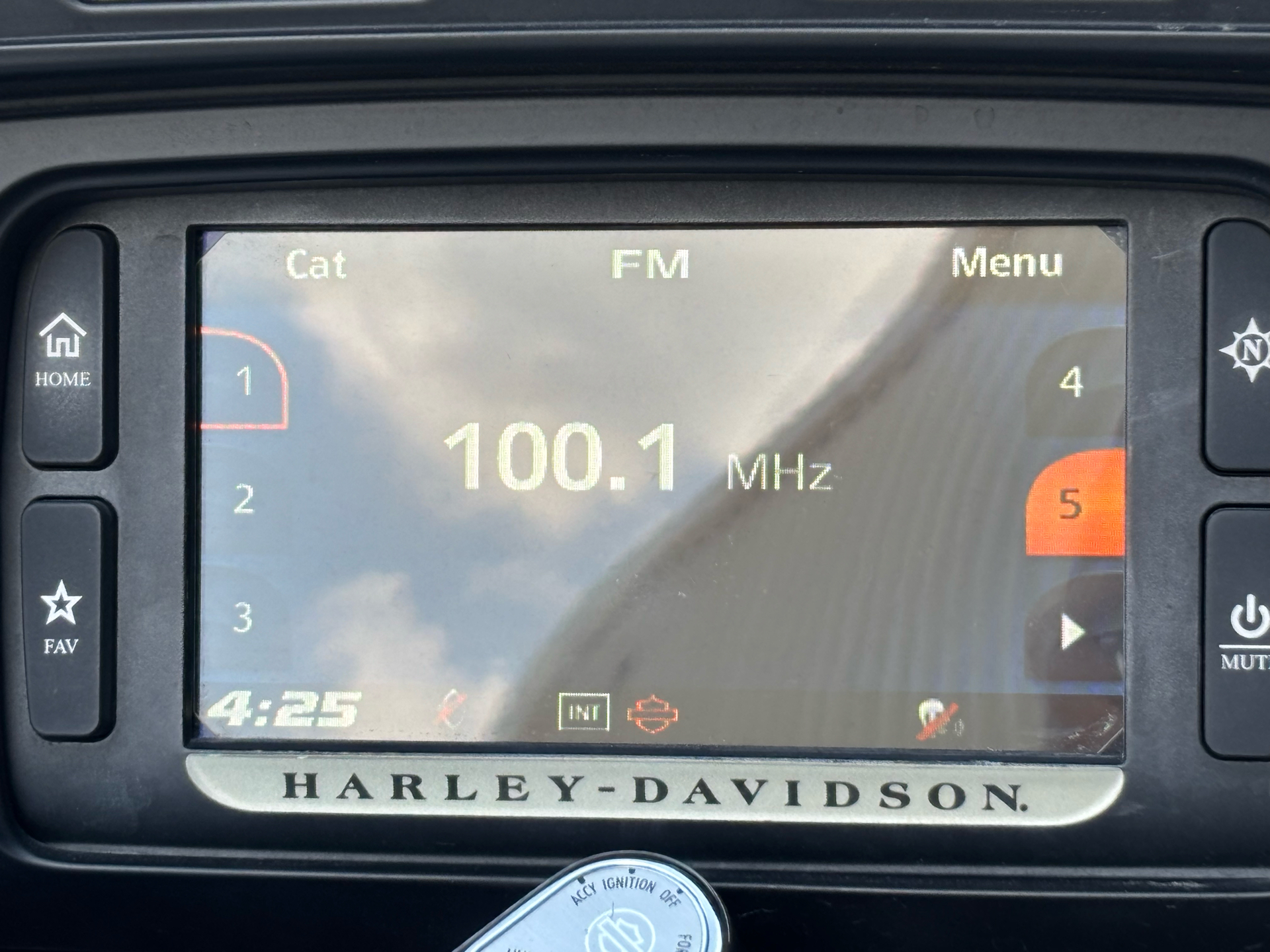 2015 Harley-Davidson Tri Glide® Ultra in Columbia, Missouri - Photo 13