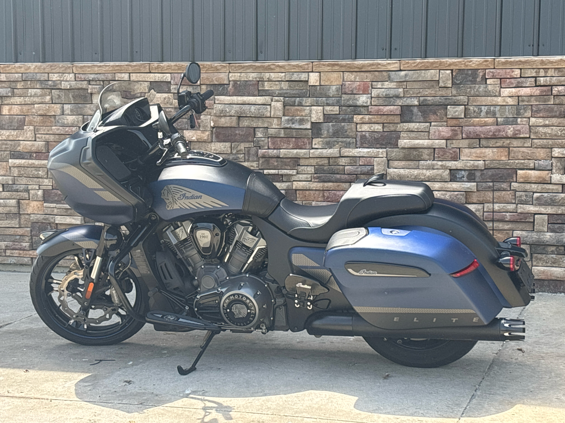 2023 Indian Motorcycle Challenger® Elite in Columbia, Missouri - Photo 3