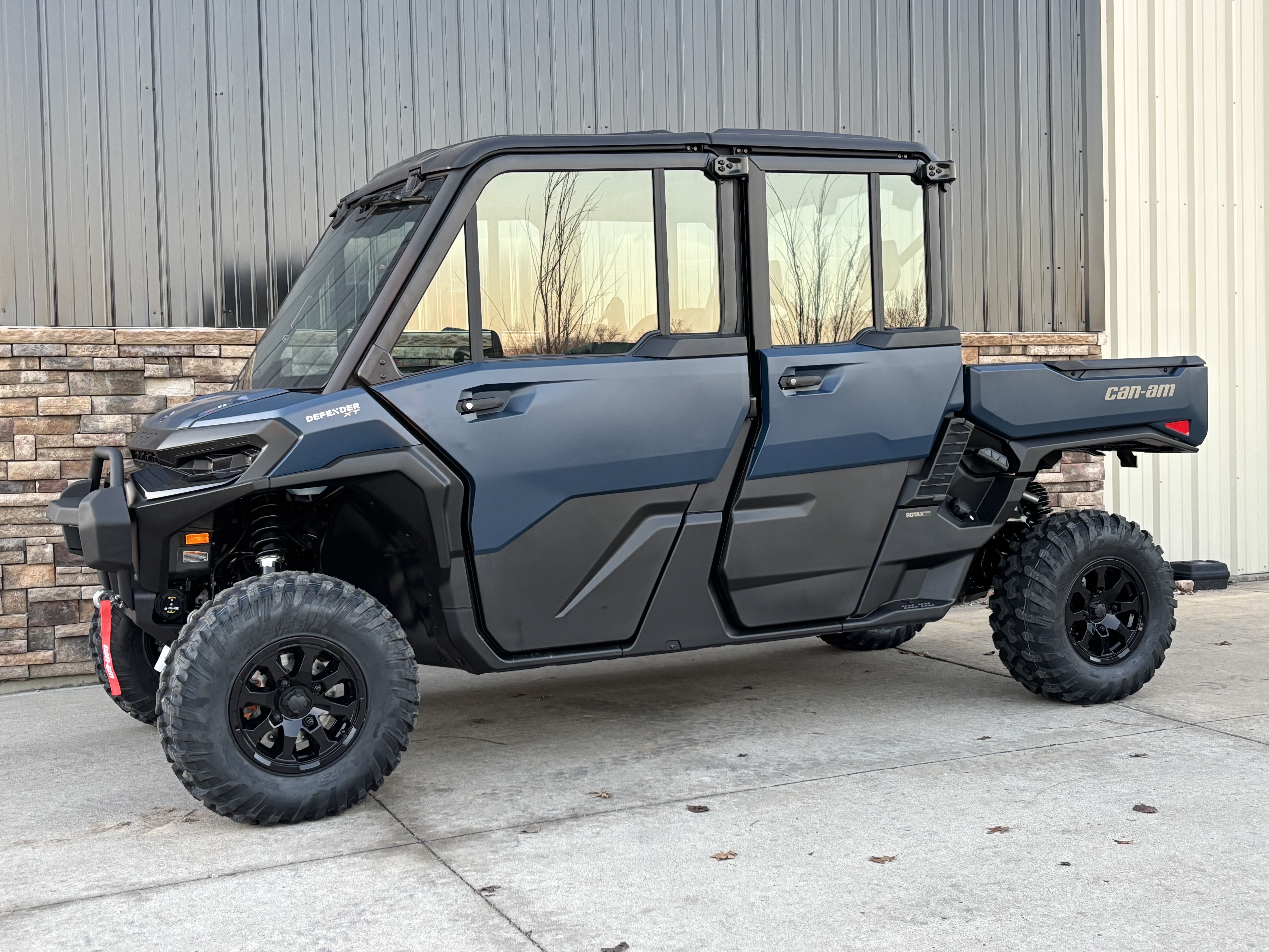 2026 Can-Am Defender MAX XT CAB HD11 in Columbia, Missouri - Photo 3