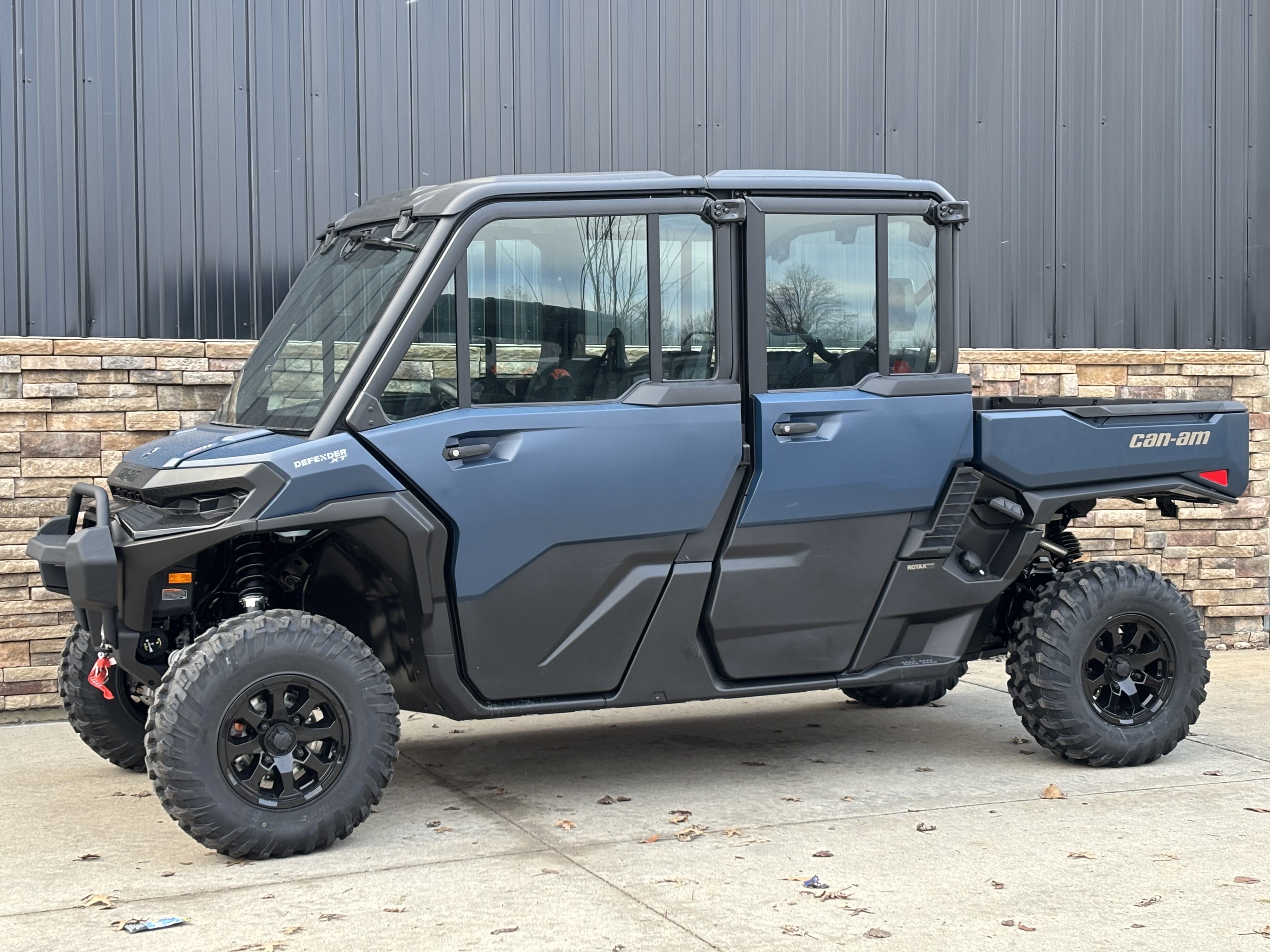 2026 Can-Am Defender MAX XT CAB HD11 in Columbia, Missouri - Photo 2