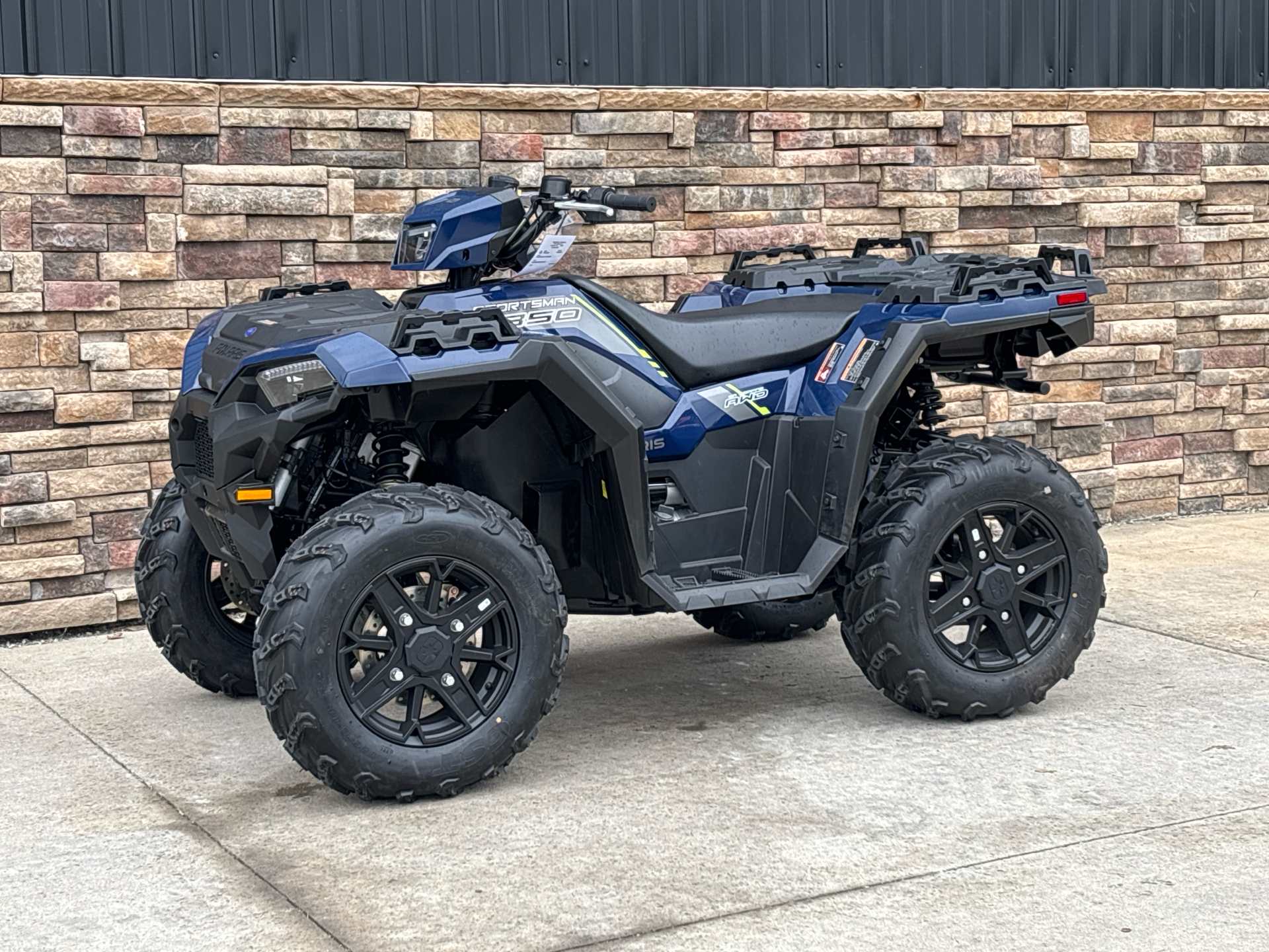 2025 Polaris Sportsman 850 Premium in Columbia, Missouri - Photo 2