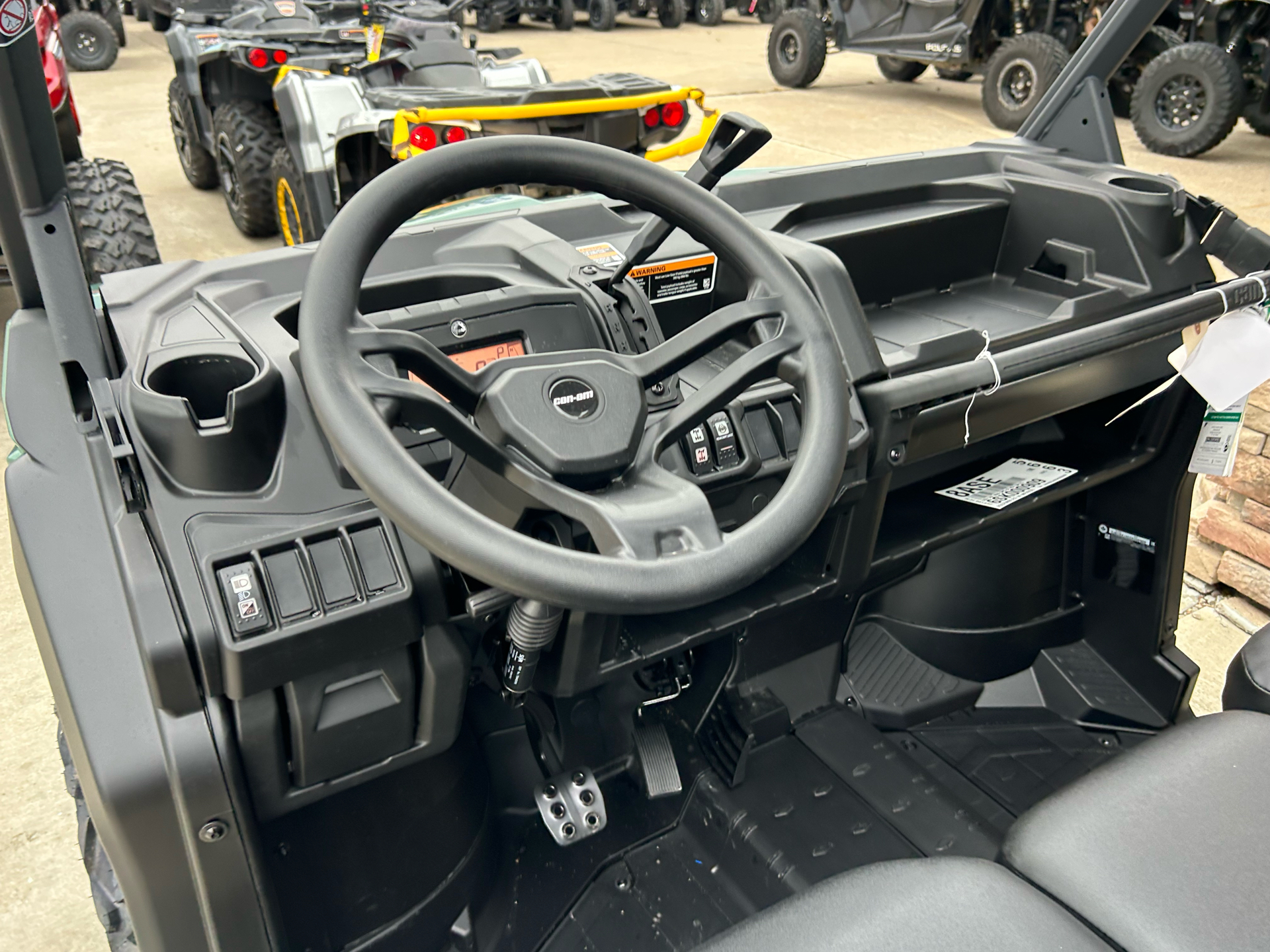 2025 Can-Am Defender MAX DPS HD7 in Columbia, Missouri - Photo 6