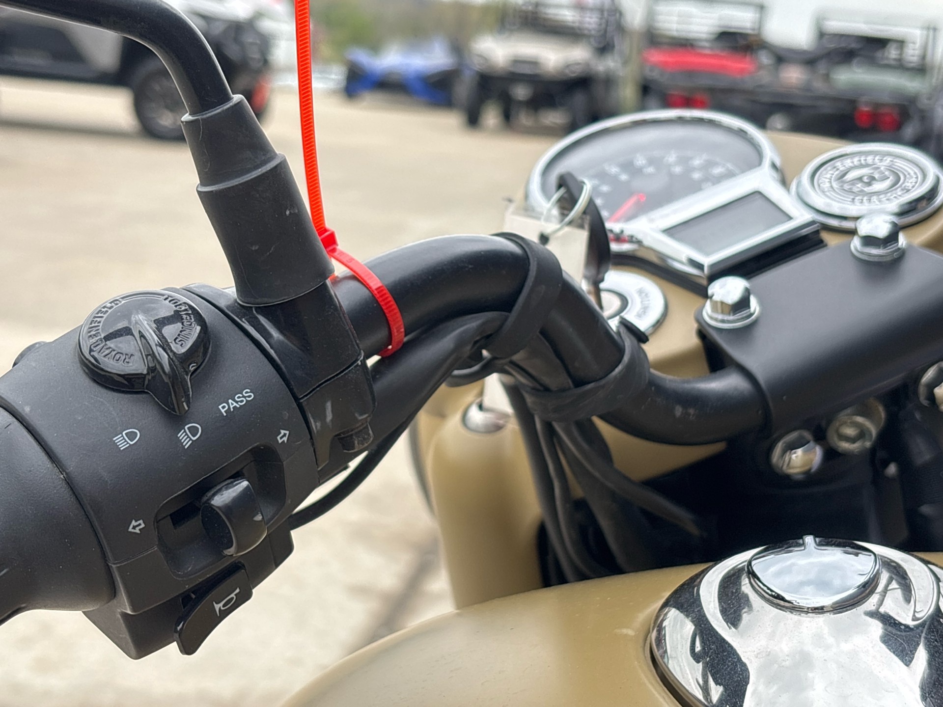 2022 Royal Enfield Classic 350 in Columbia, Missouri - Photo 6