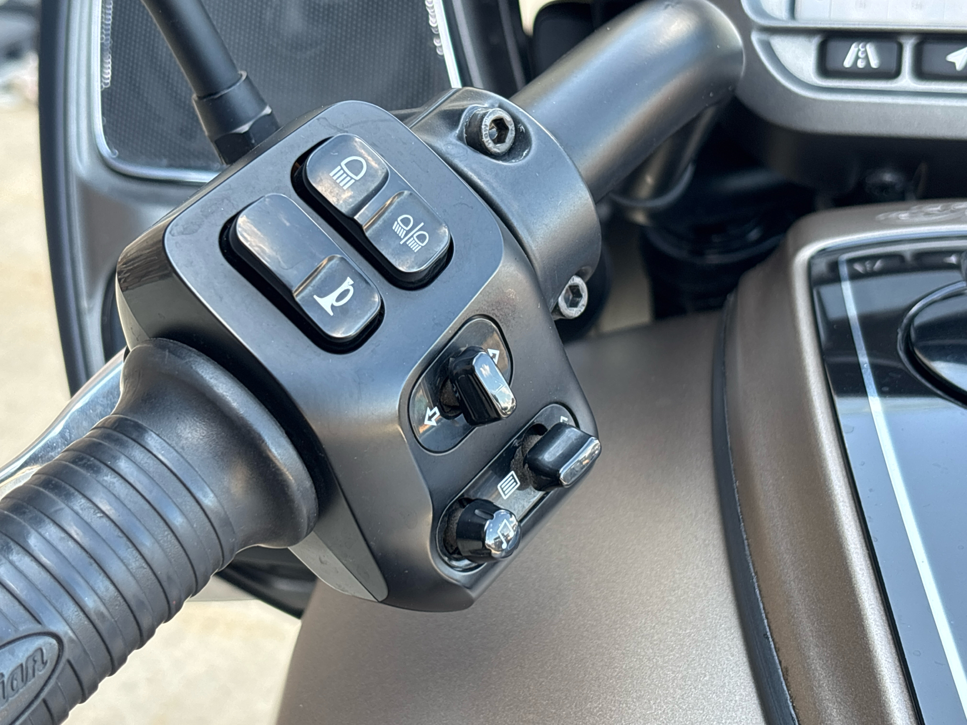 2020 Indian Motorcycle Challenger® Dark Horse® in Columbia, Missouri - Photo 7