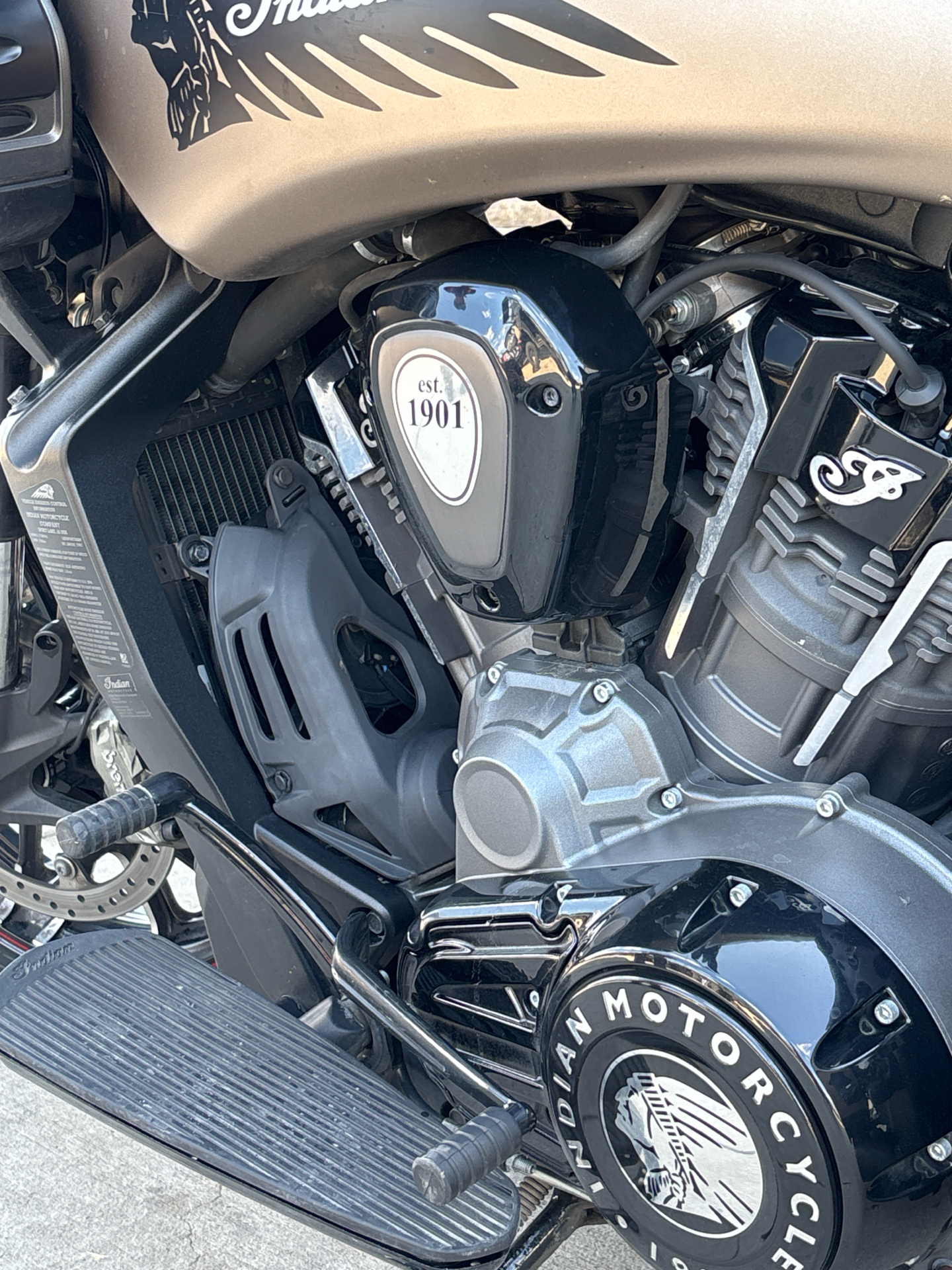 2020 Indian Motorcycle Challenger® Dark Horse® in Columbia, Missouri - Photo 11