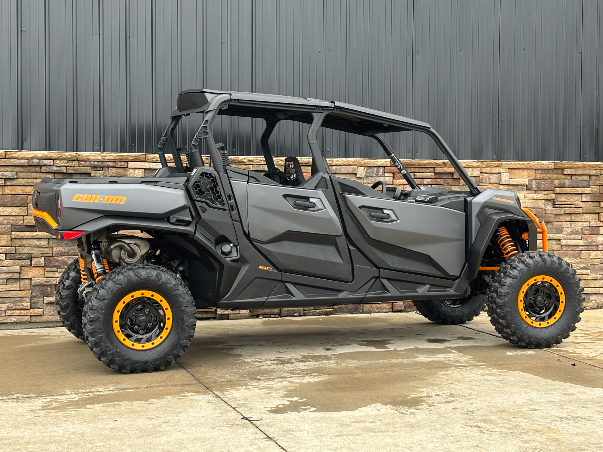 2026 Can-Am Commander MAX XT-P in Columbia, Missouri - Photo 2