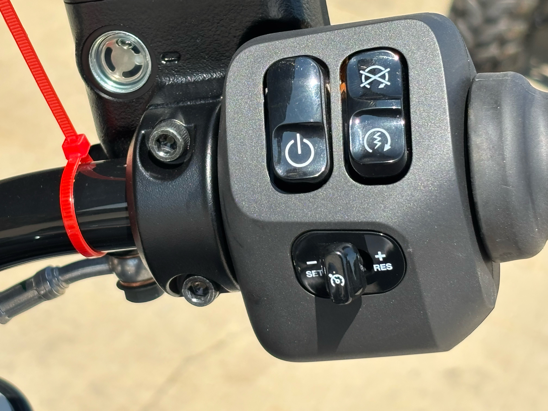 2025 Indian Motorcycle Chief Dark Horse® in Columbia, Missouri - Photo 9