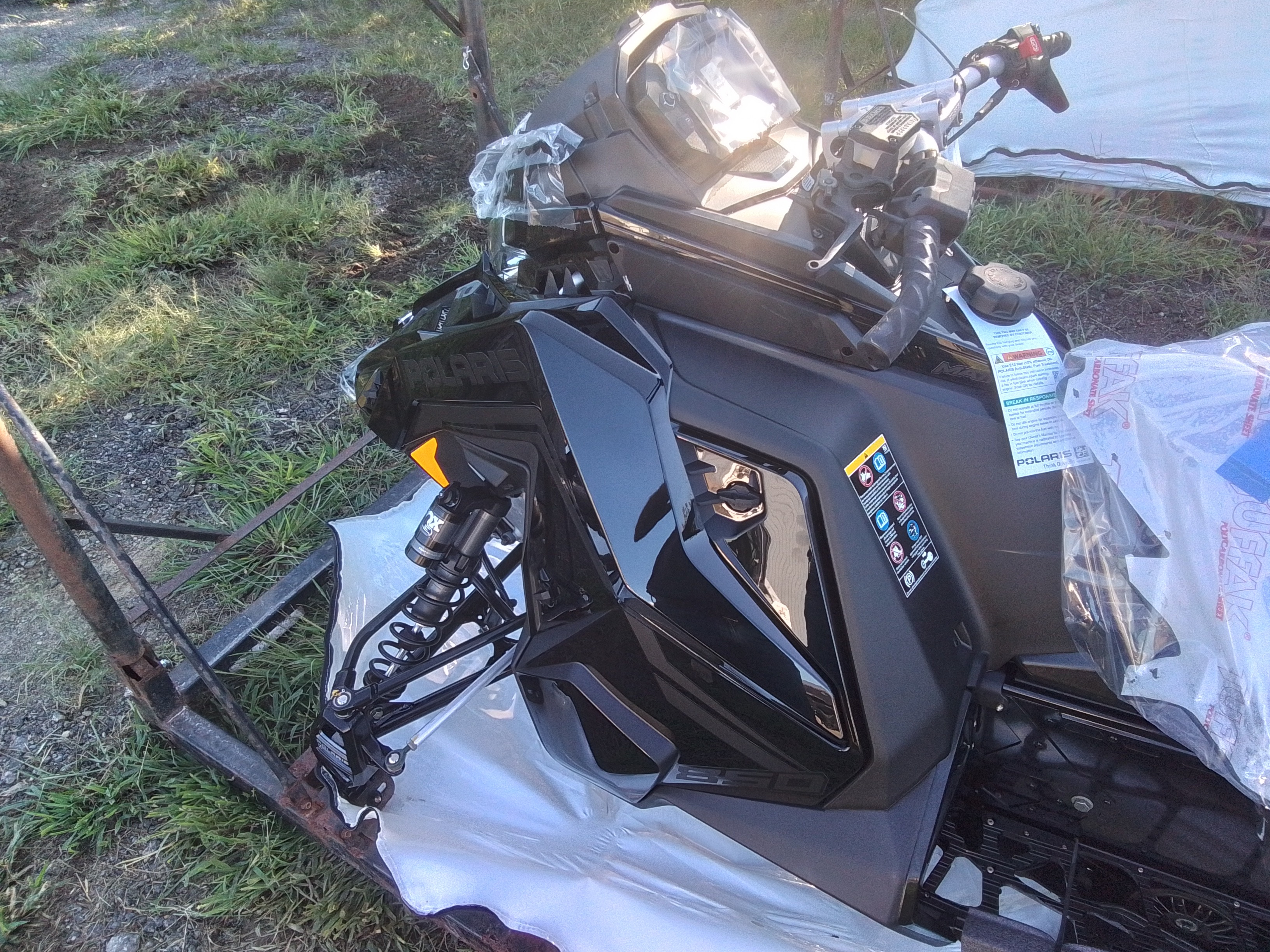 2027 Polaris 850 Switchback XC 146 Gloss Black 1.6 7S ES 1