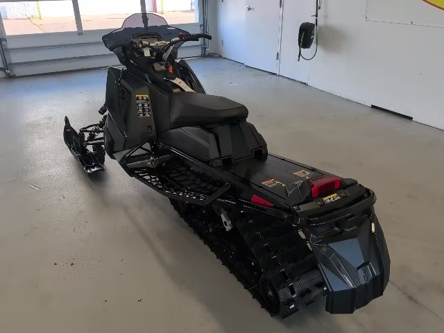 2026 Polaris 650 INDY XC 137 ES in Two Harbors, Minnesota - Photo 3