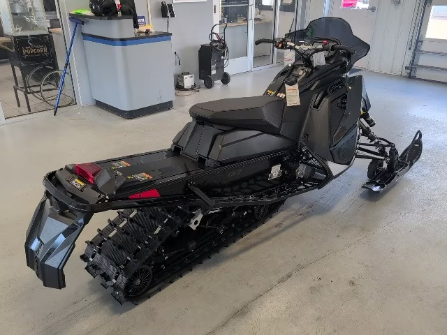 2026 Polaris 650 INDY XC 137 ES in Two Harbors, Minnesota - Photo 5