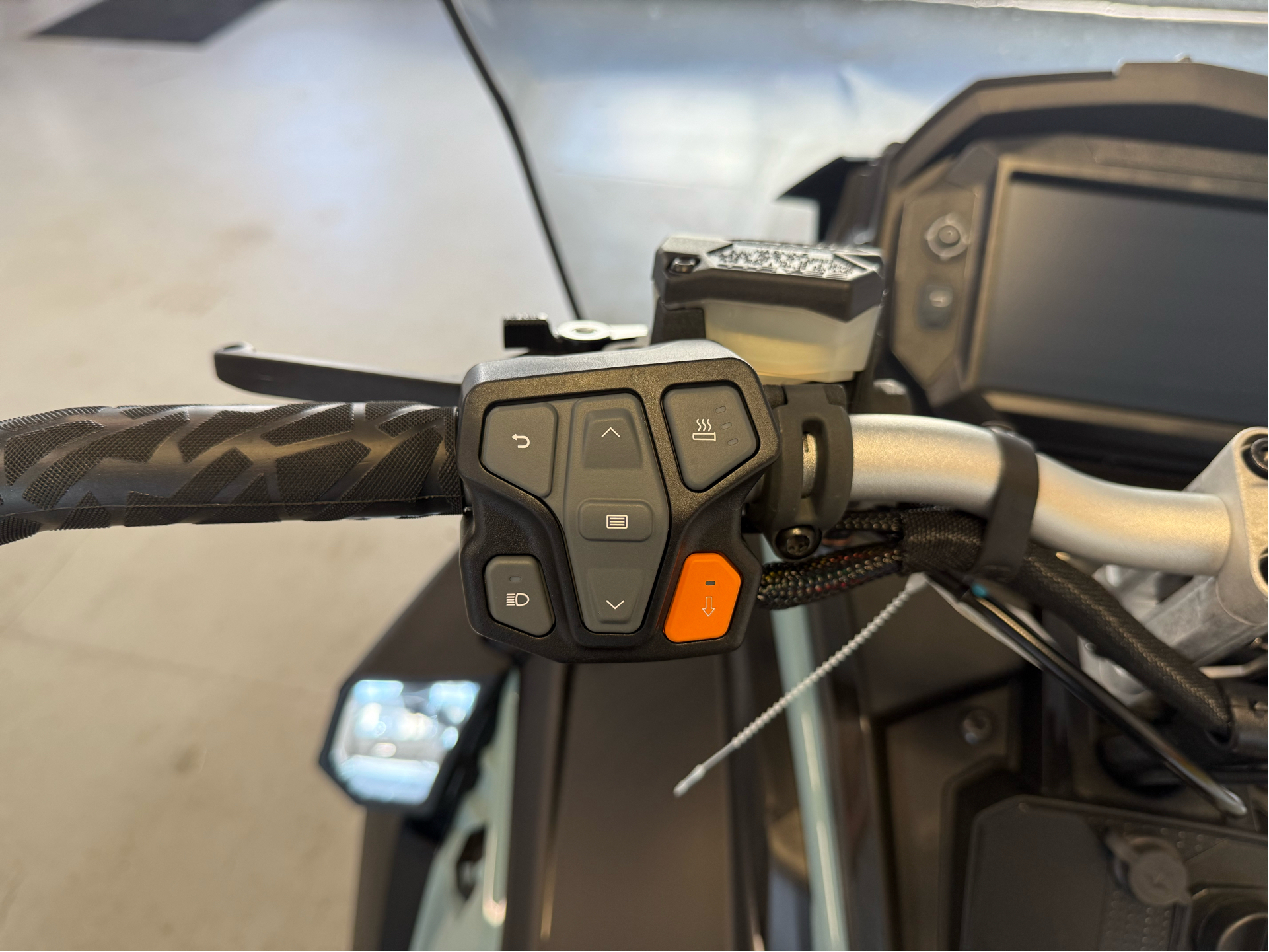 2026 Polaris 650 Voyageur Adventure Ultimate 155 2.0 ES in Two Harbors, Minnesota - Photo 9