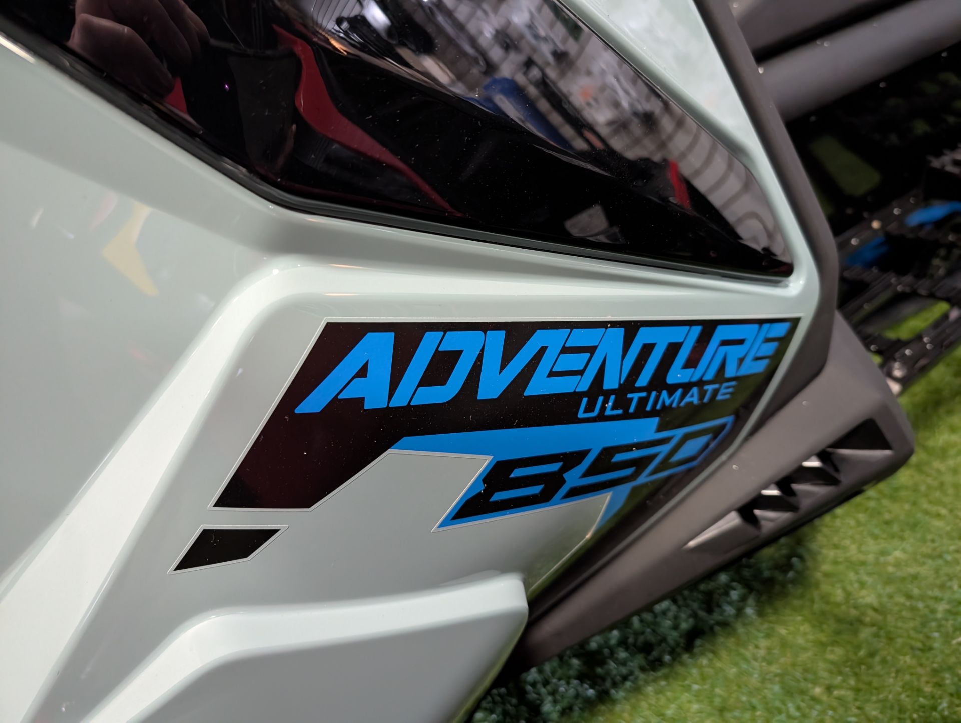 2026 Polaris 850 TITAN Adventure Ultimate 155 1.8 ES in Two Harbors, Minnesota - Photo 4