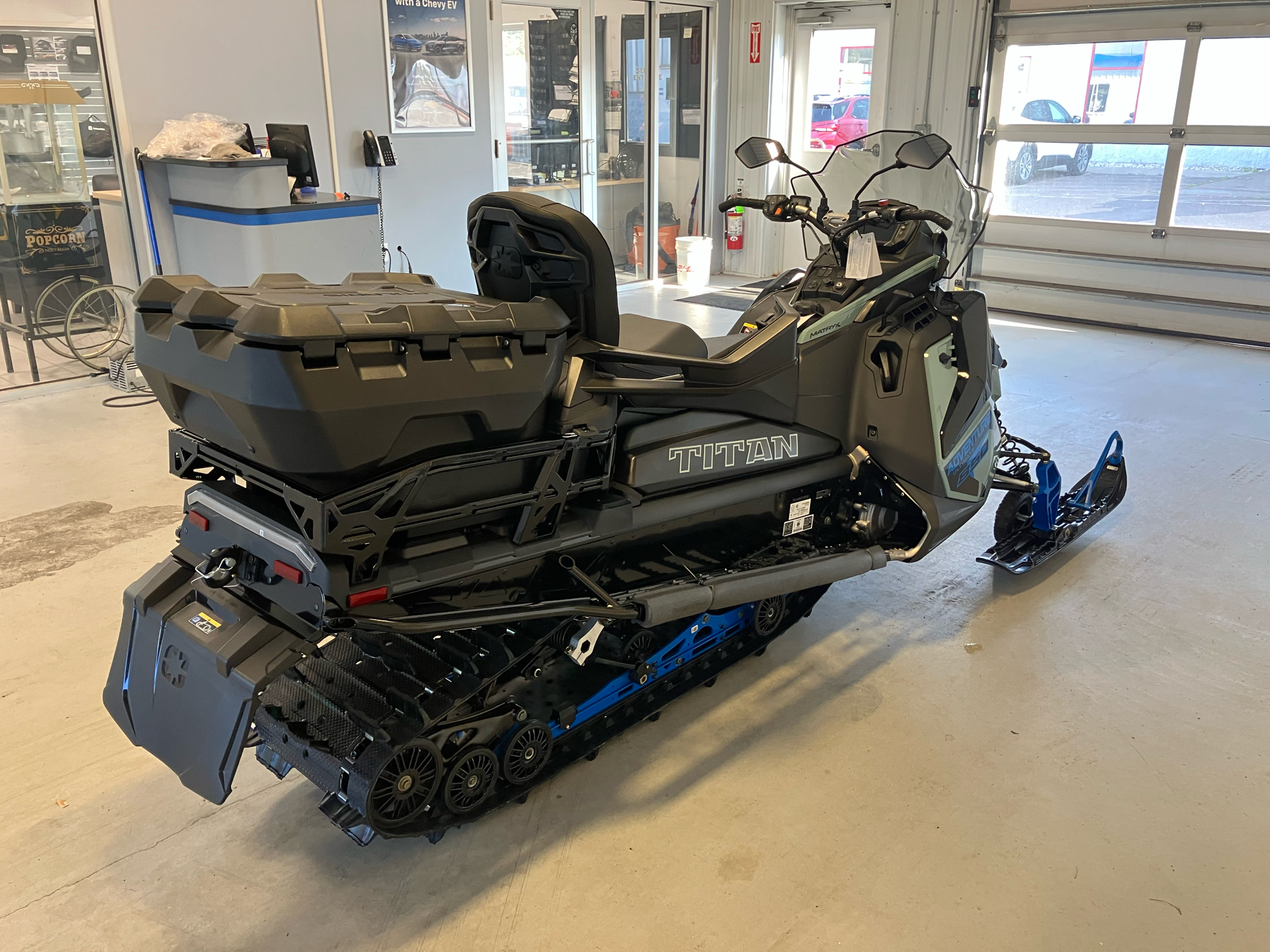 2026 Polaris 850 TITAN Adventure Ultimate 155 1.8 ES in Two Harbors, Minnesota - Photo 4