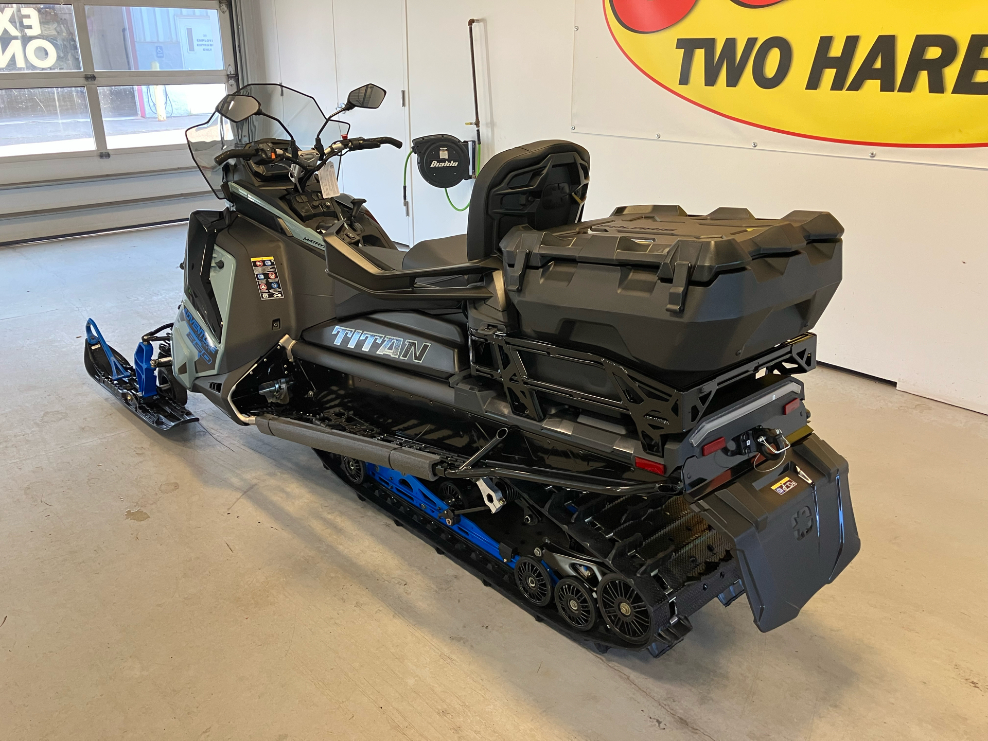 2026 Polaris 850 TITAN Adventure Ultimate 155 1.8 ES in Two Harbors, Minnesota - Photo 6