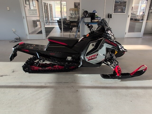 2026 Polaris 650 INDY VR1 137 SC ES in Two Harbors, Minnesota - Photo 6