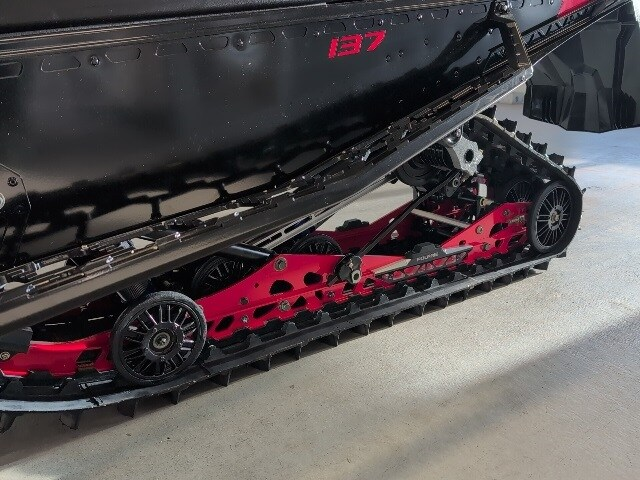 2026 Polaris 650 INDY VR1 137 SC ES in Two Harbors, Minnesota - Photo 13