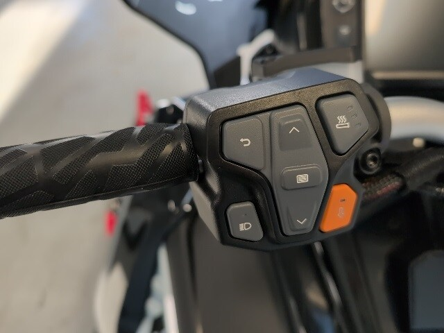 2026 Polaris 650 INDY VR1 137 SC ES in Two Harbors, Minnesota - Photo 14