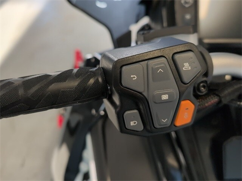 2026 Polaris 650 INDY VR1 137 SC ES in Two Harbors, Minnesota - Photo 14