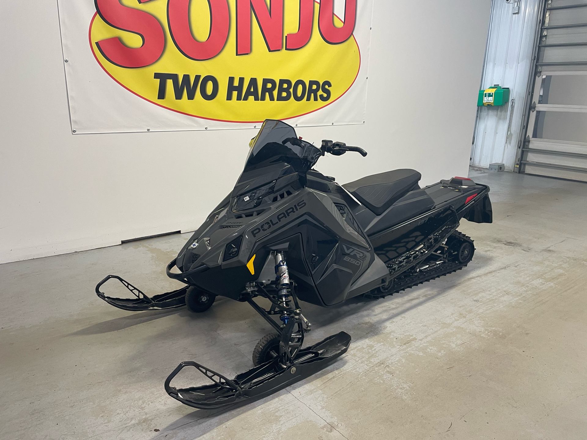 2025 Polaris 850 INDY VR1 137 SC ES in Two Harbors, Minnesota - Photo 1