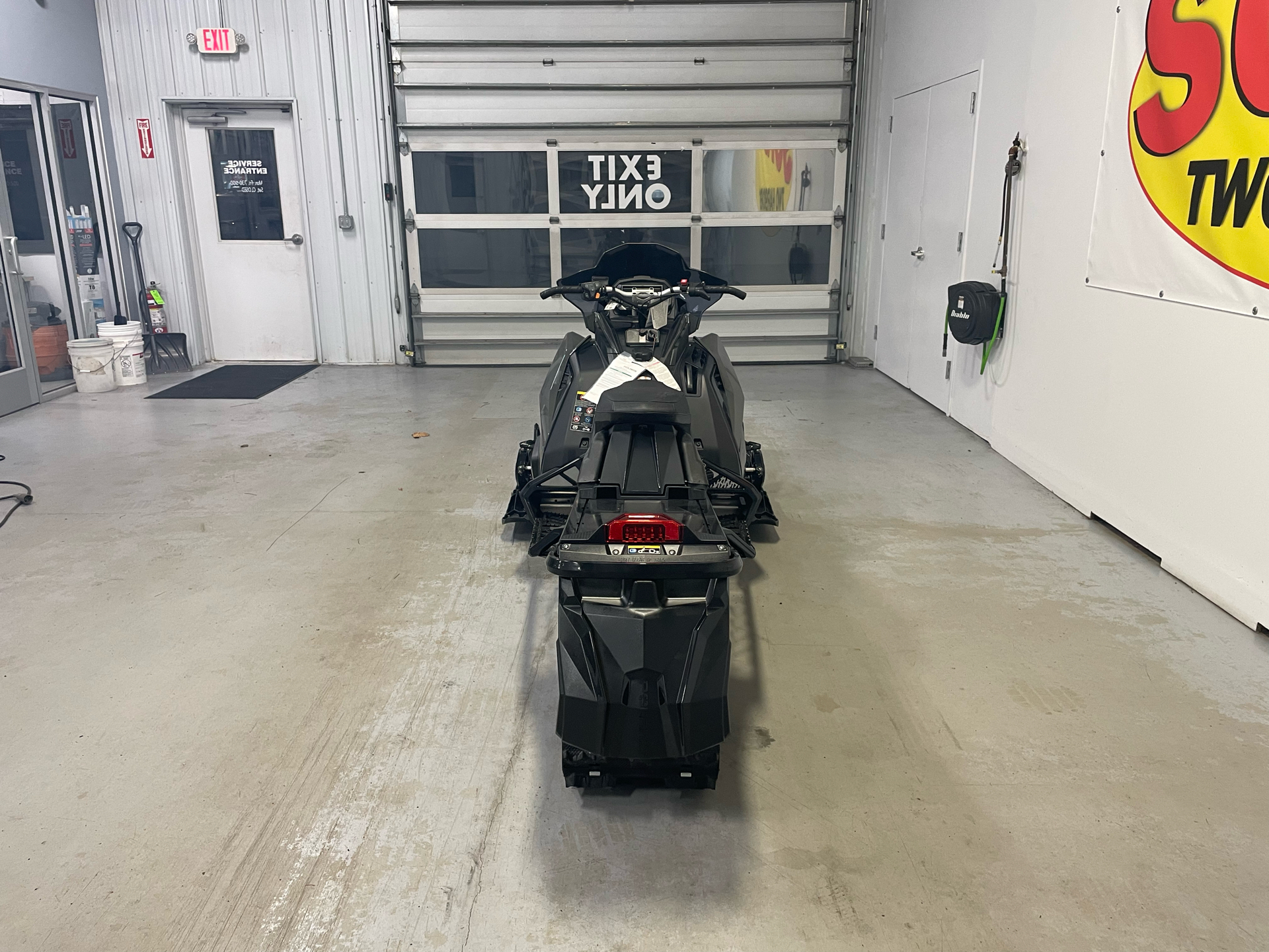 2025 Polaris 850 INDY VR1 137 SC ES in Two Harbors, Minnesota - Photo 3