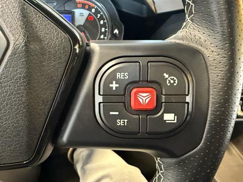 2021 Polaris Slingshot R in Two Harbors, Minnesota - Photo 9