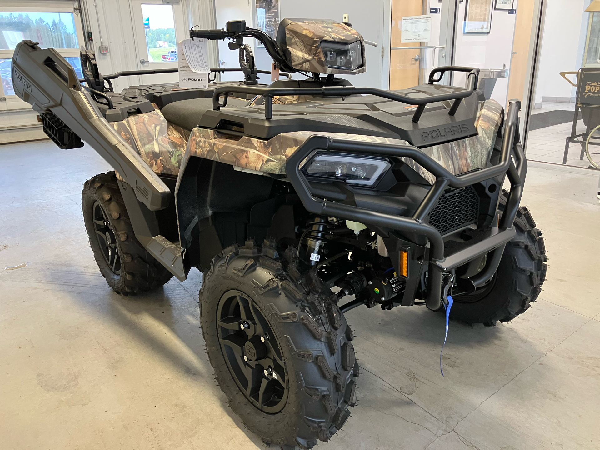 2025 Polaris Sportsman 570 Hunt Edition in Two Harbors, Minnesota - Photo 9