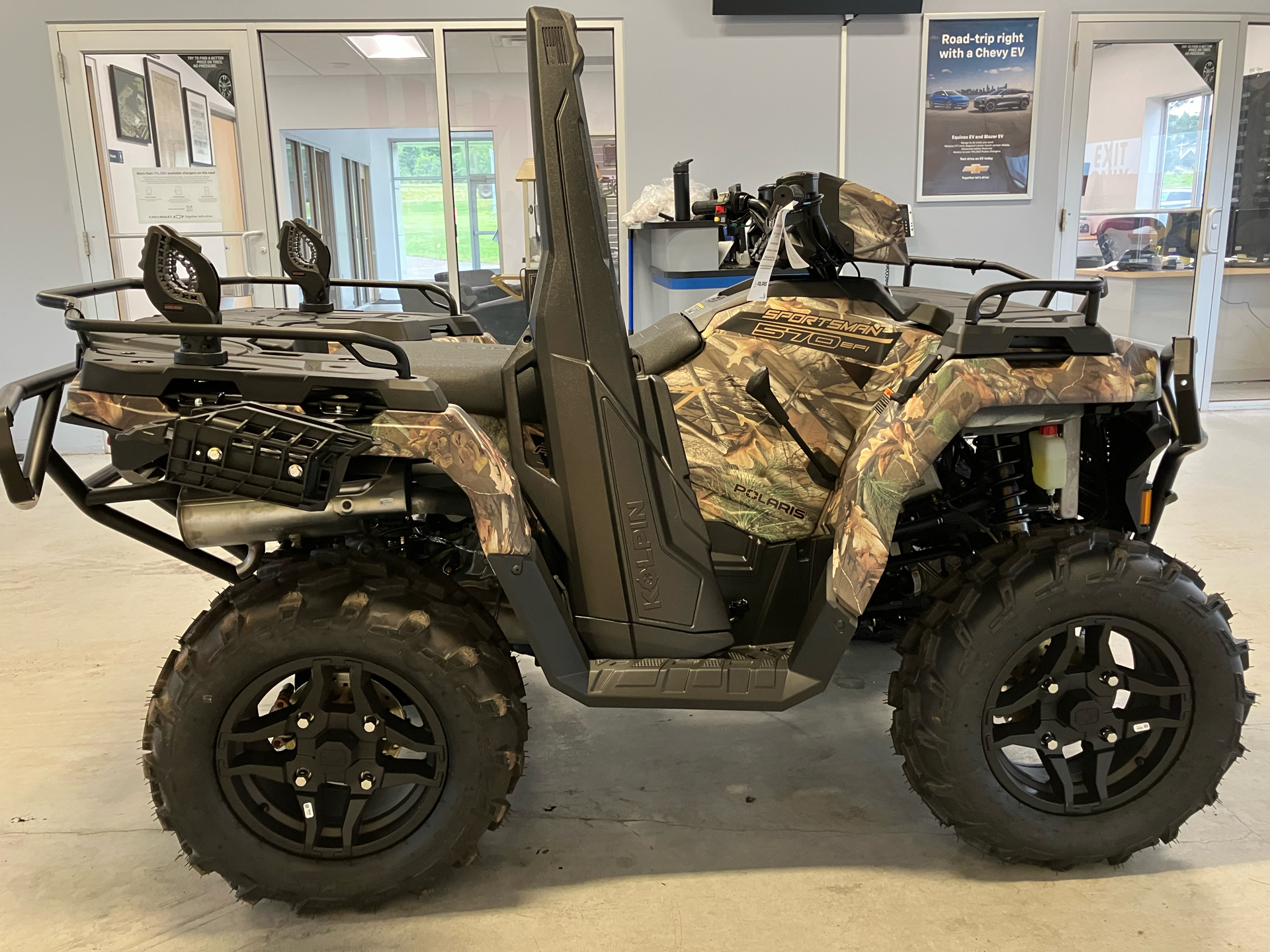 2025 Polaris Sportsman 570 Hunt Edition in Two Harbors, Minnesota - Photo 10