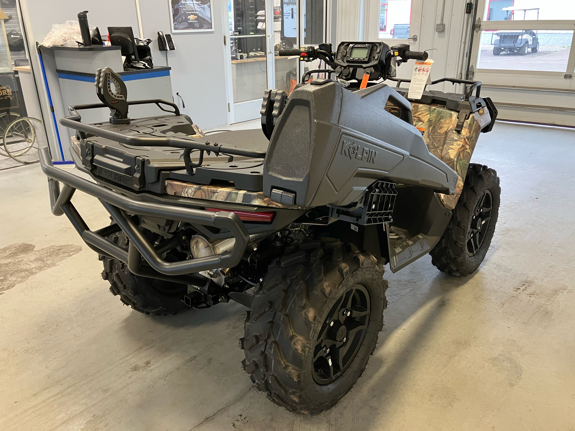 2025 Polaris Sportsman 570 Hunt Edition in Two Harbors, Minnesota - Photo 11