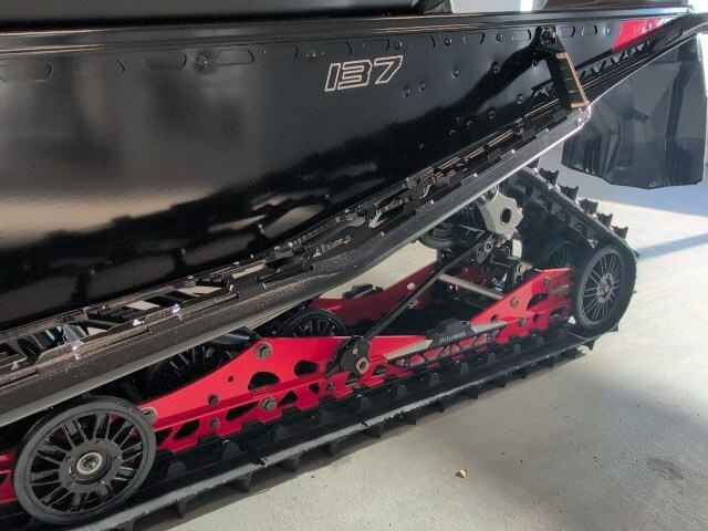 2026 Polaris 650 INDY VR1 137 SC ES in Two Harbors, Minnesota - Photo 12