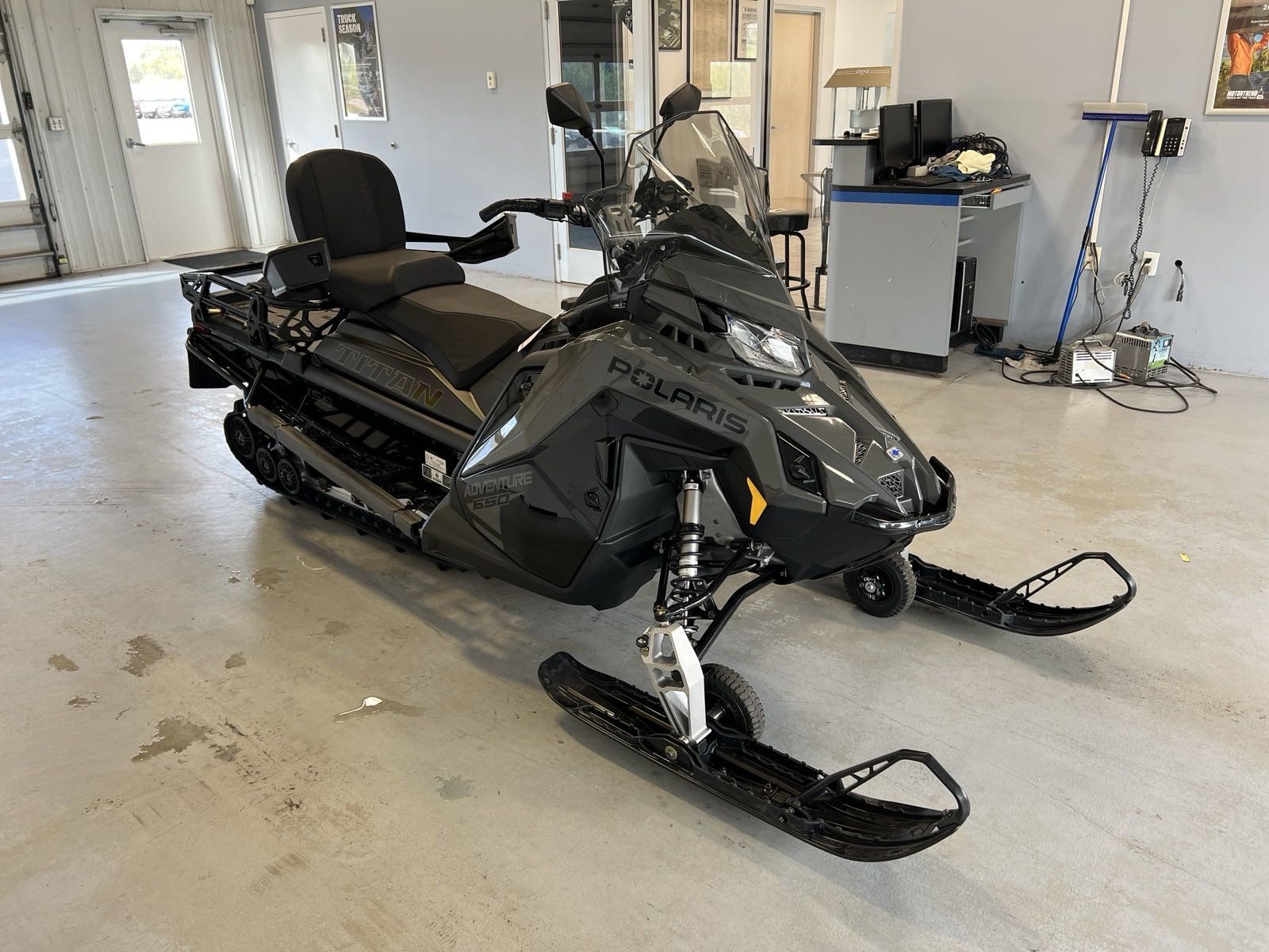 2025 Polaris 650 TITAN Adventure 155 1.8 ES in Two Harbors, Minnesota - Photo 6