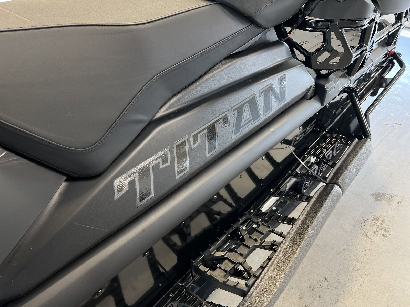 2025 Polaris 650 TITAN Adventure 155 1.8 ES in Two Harbors, Minnesota - Photo 9