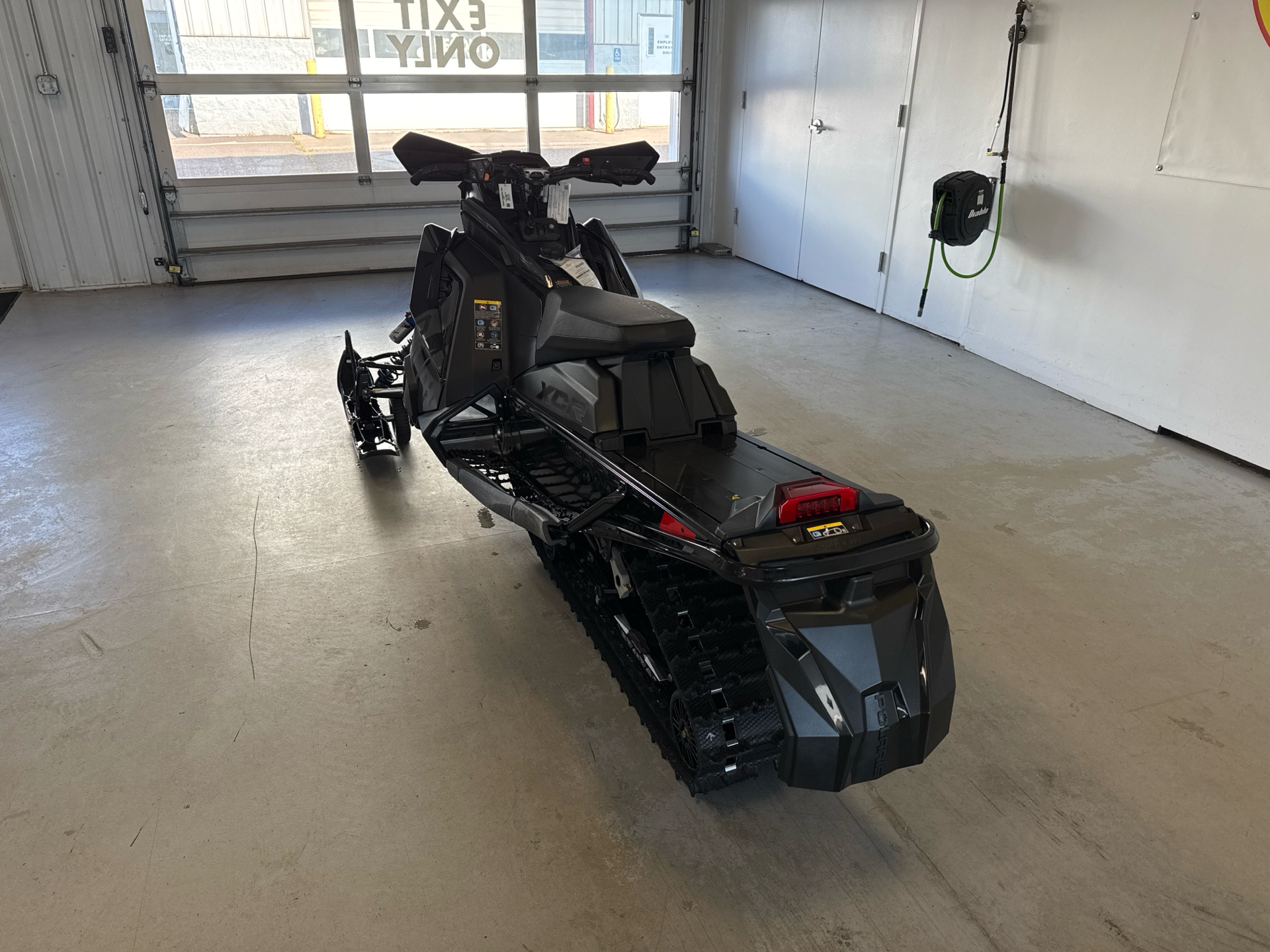 2025 Polaris 850 INDY XCR 136 SC ES in Two Harbors, Minnesota - Photo 4